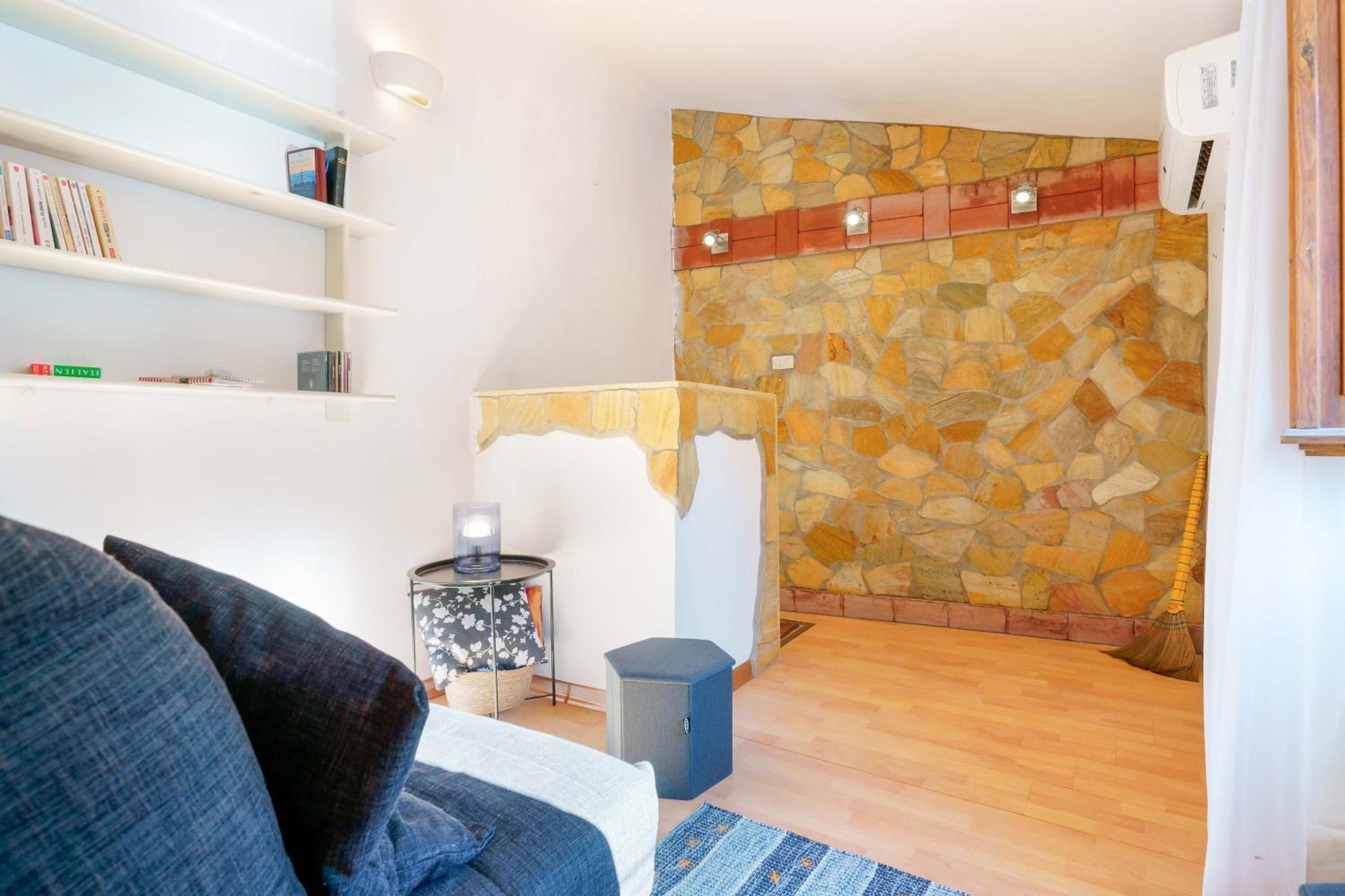 One-Bedroom House photo 1