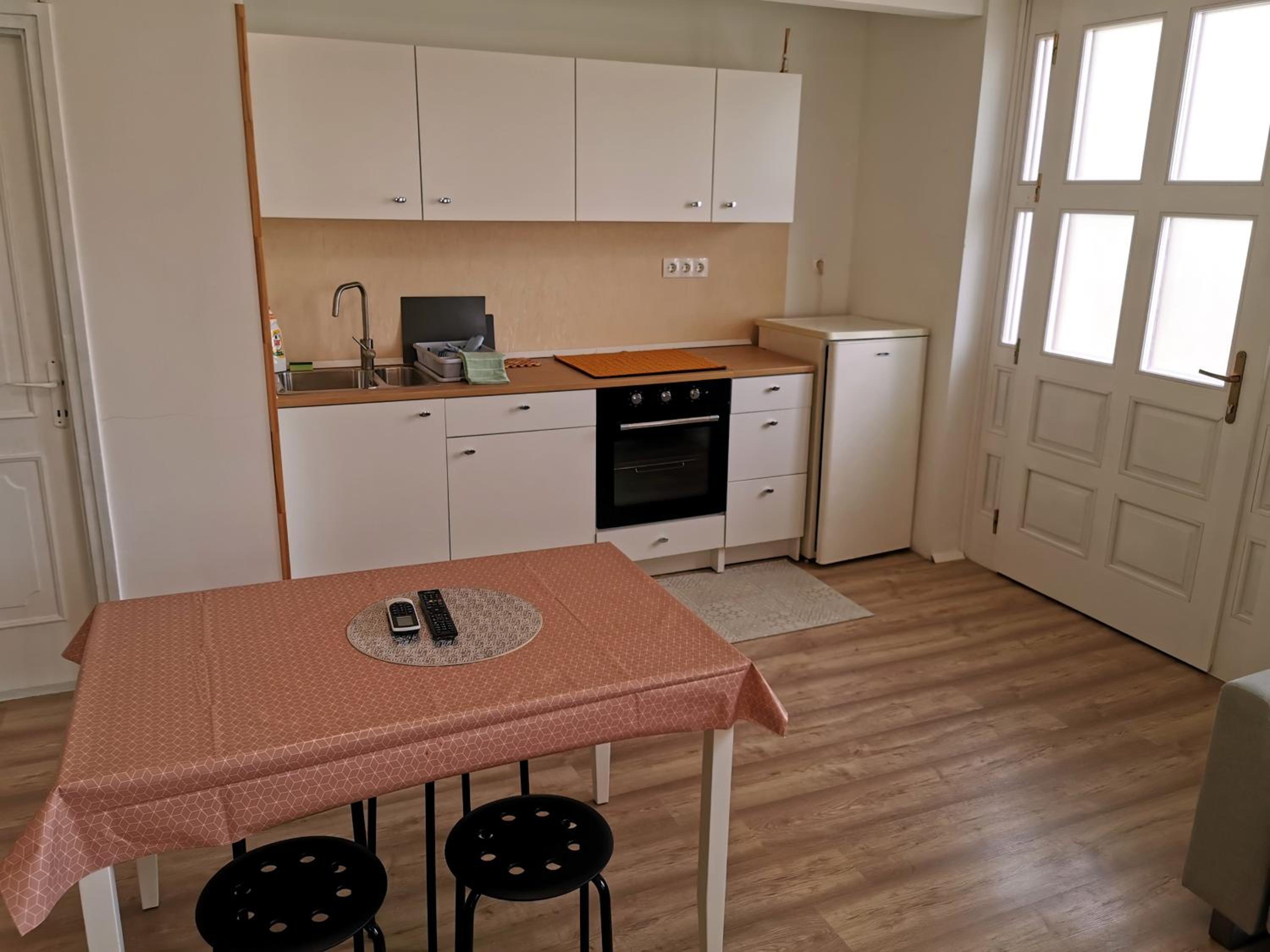 Apartment photo 2