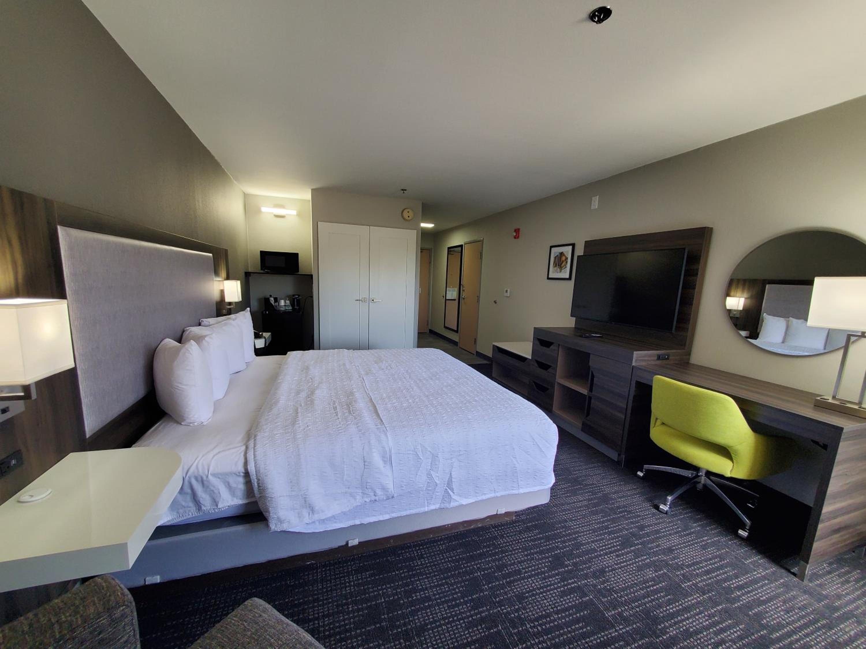 King Room - Mobility Access/Non-Smoking - Photo 8