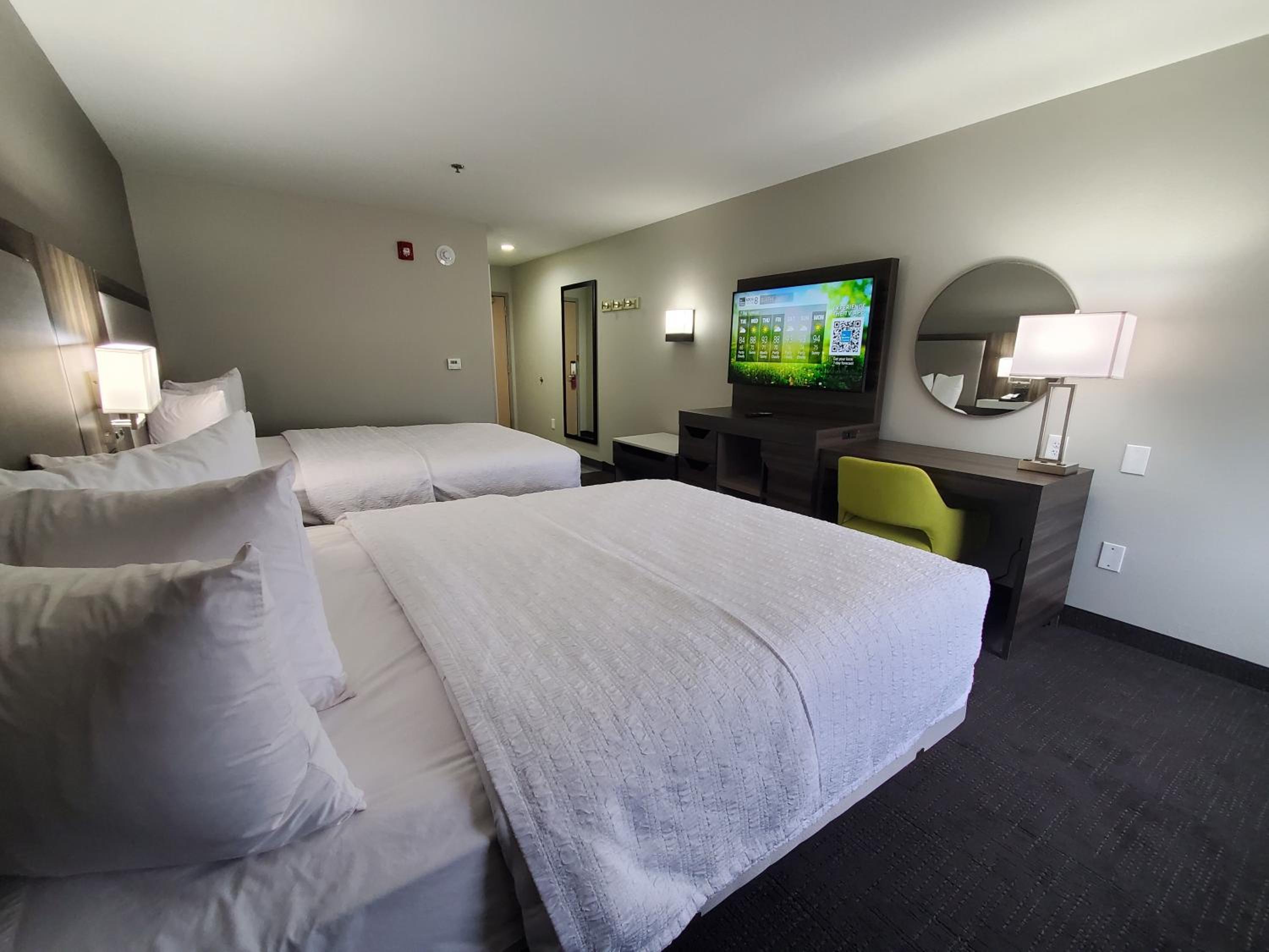 Room with Two Queen Beds - Non-Smoking - Photo 1