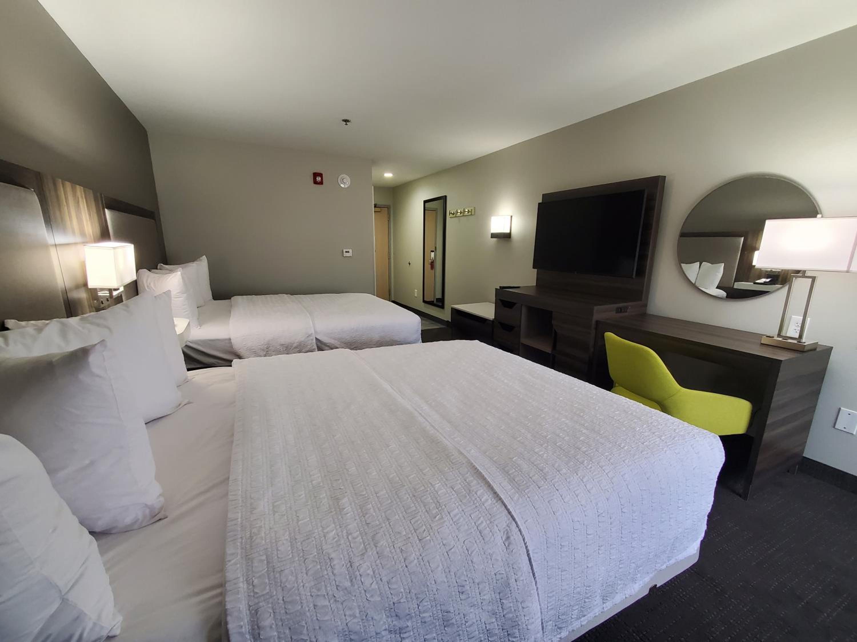 Queen Room with Two Queen Beds - Mobility and Hearing Access/Non-Smoking - Photo 1