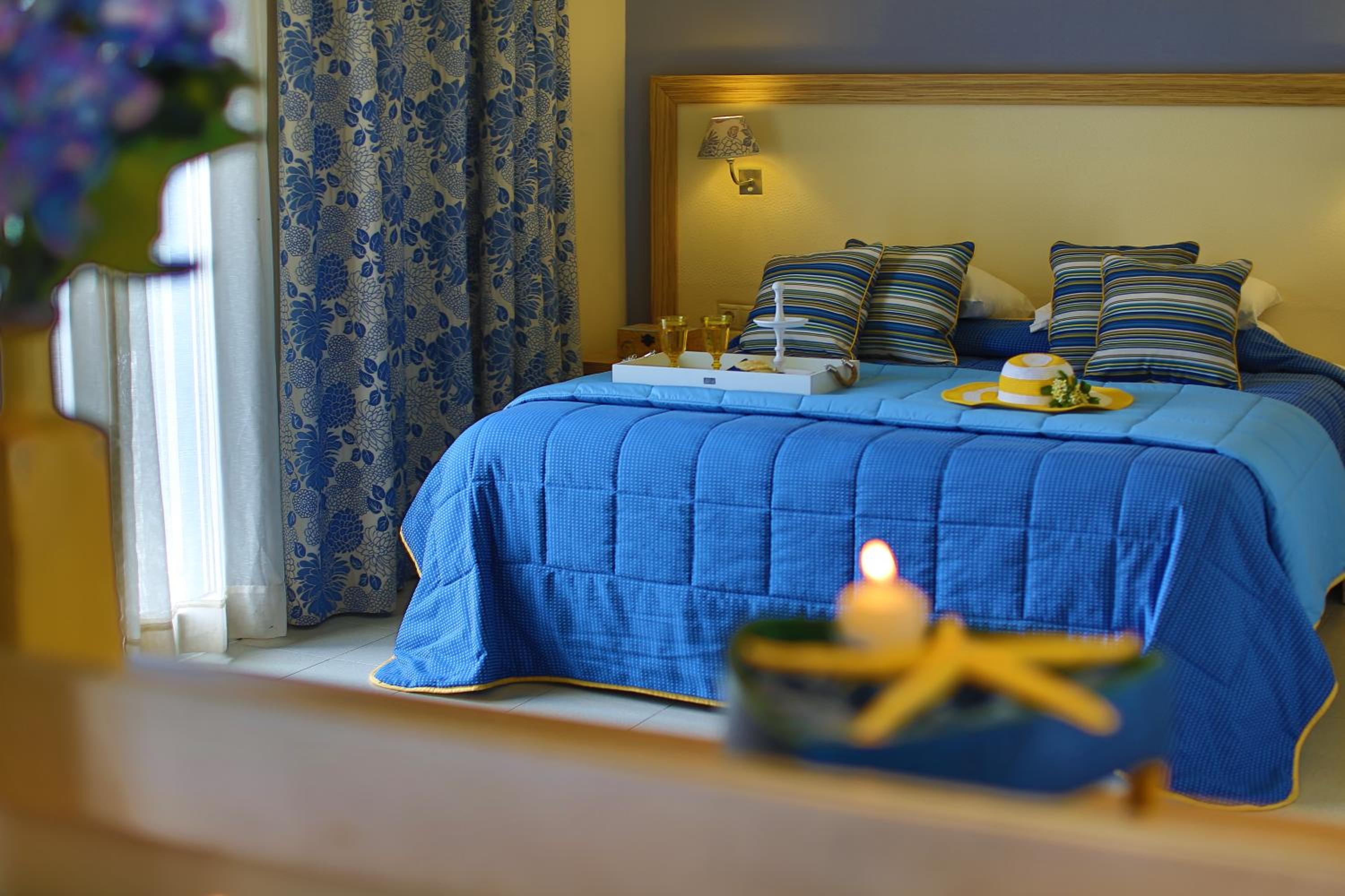 Double Room with Sea View - Photo 1