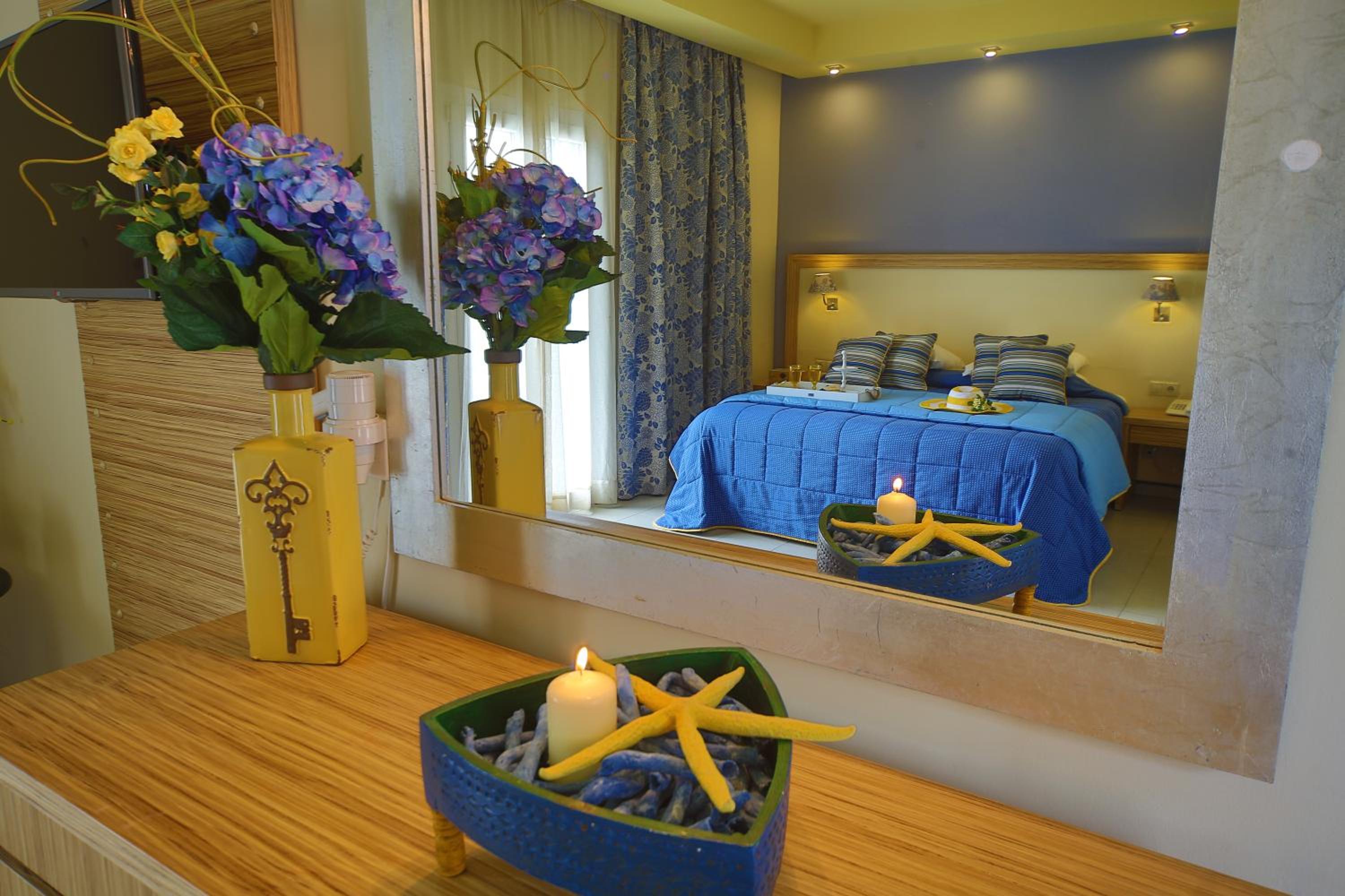 Double Room with Sea View - Photo 10