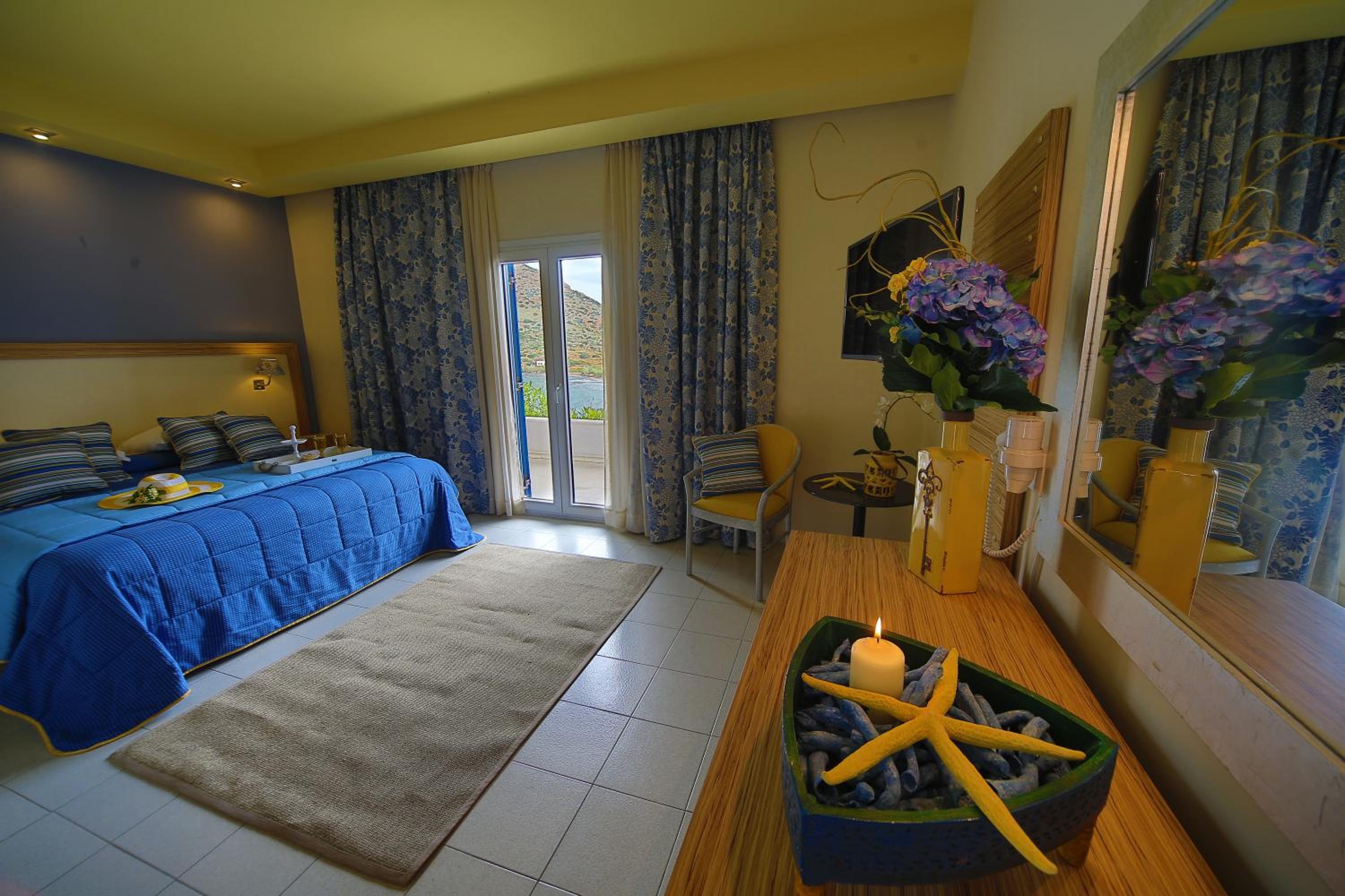Double Room with Sea View - Photo 17