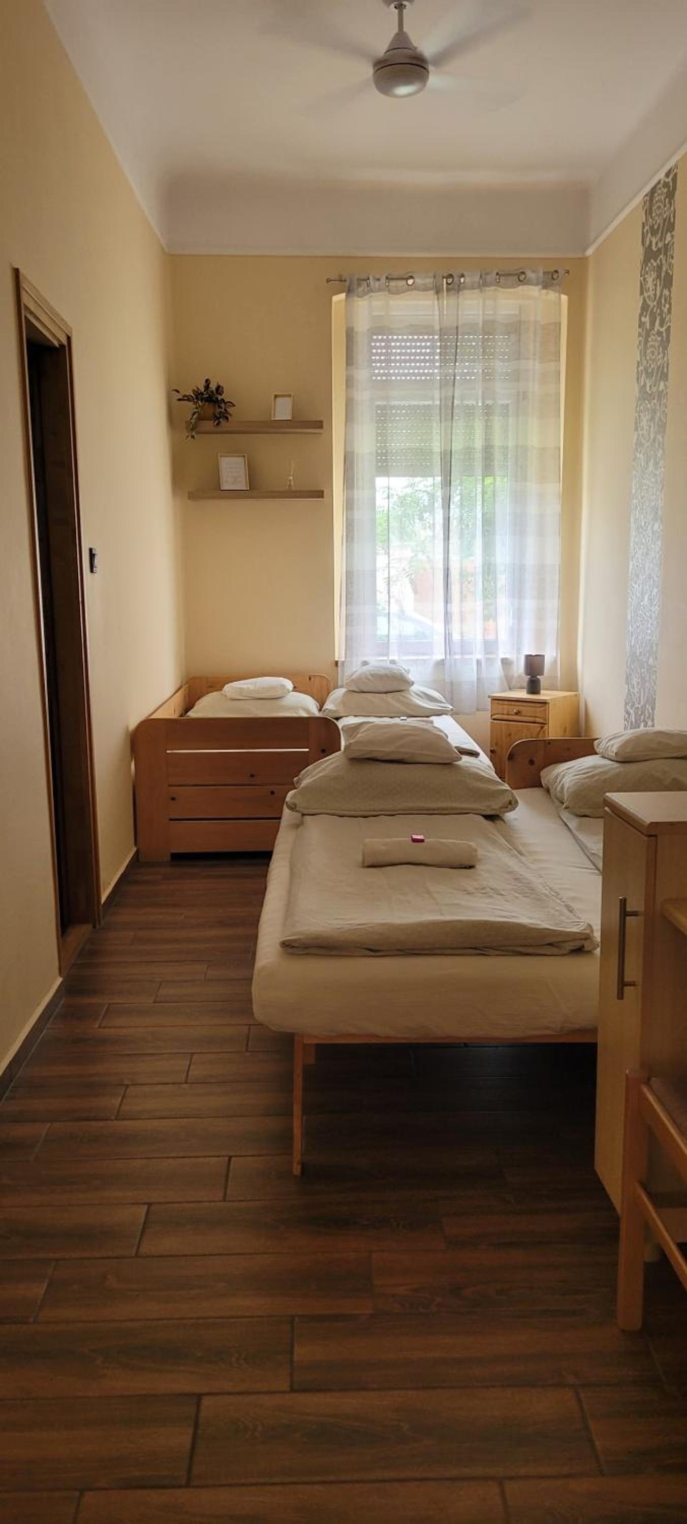 Family Room with Bathroom photo 3