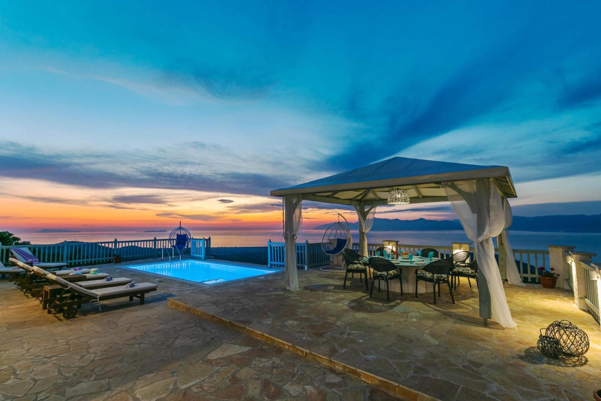 Three-Bedroom Villa photo 2