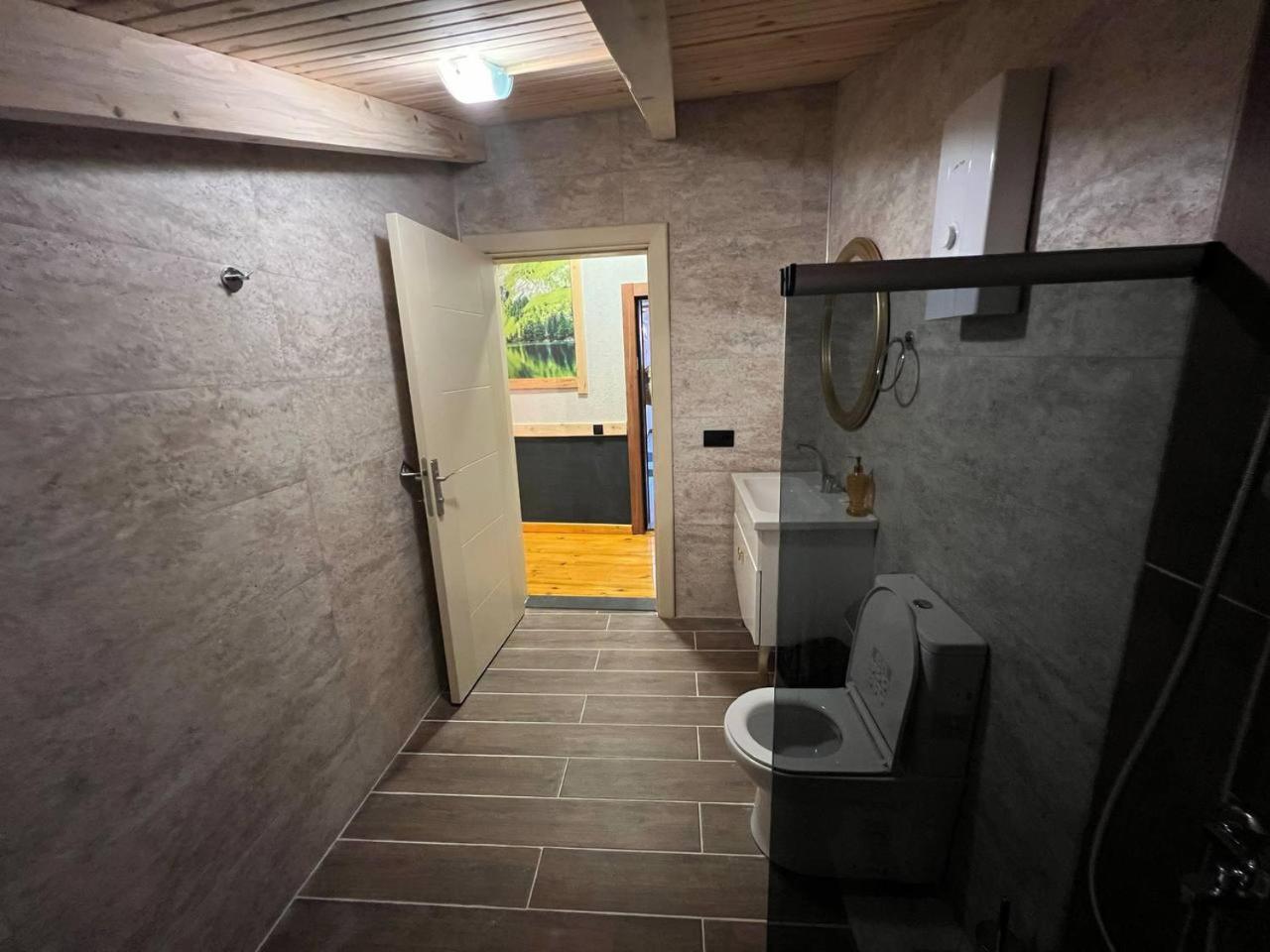 Double Room with Spa Bath photo 3