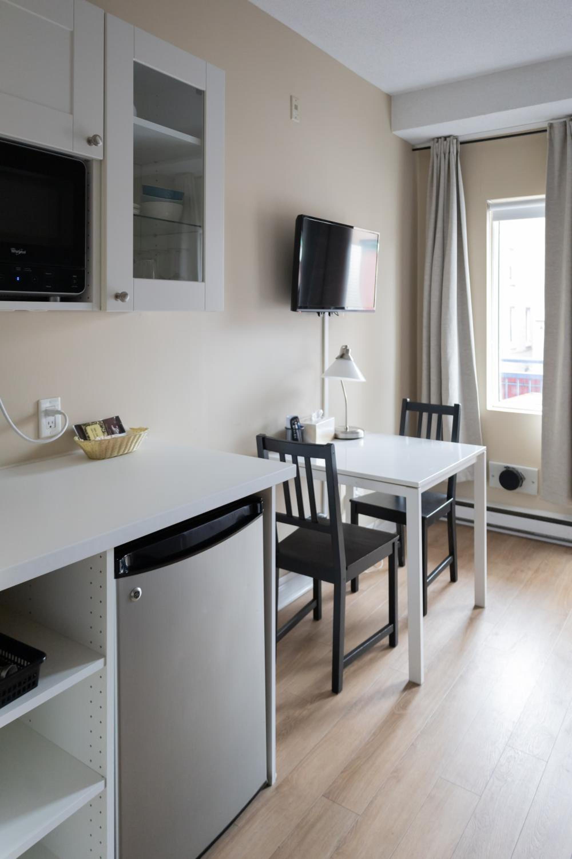 Standard Queen Room - Photo 4
