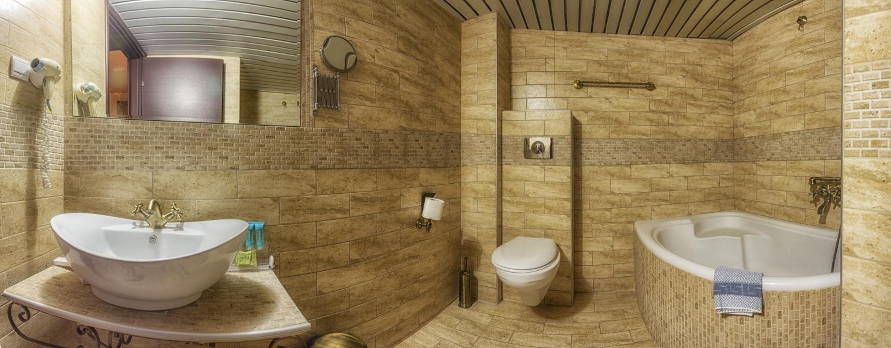 Queen Suite with Pool View - Photo 10