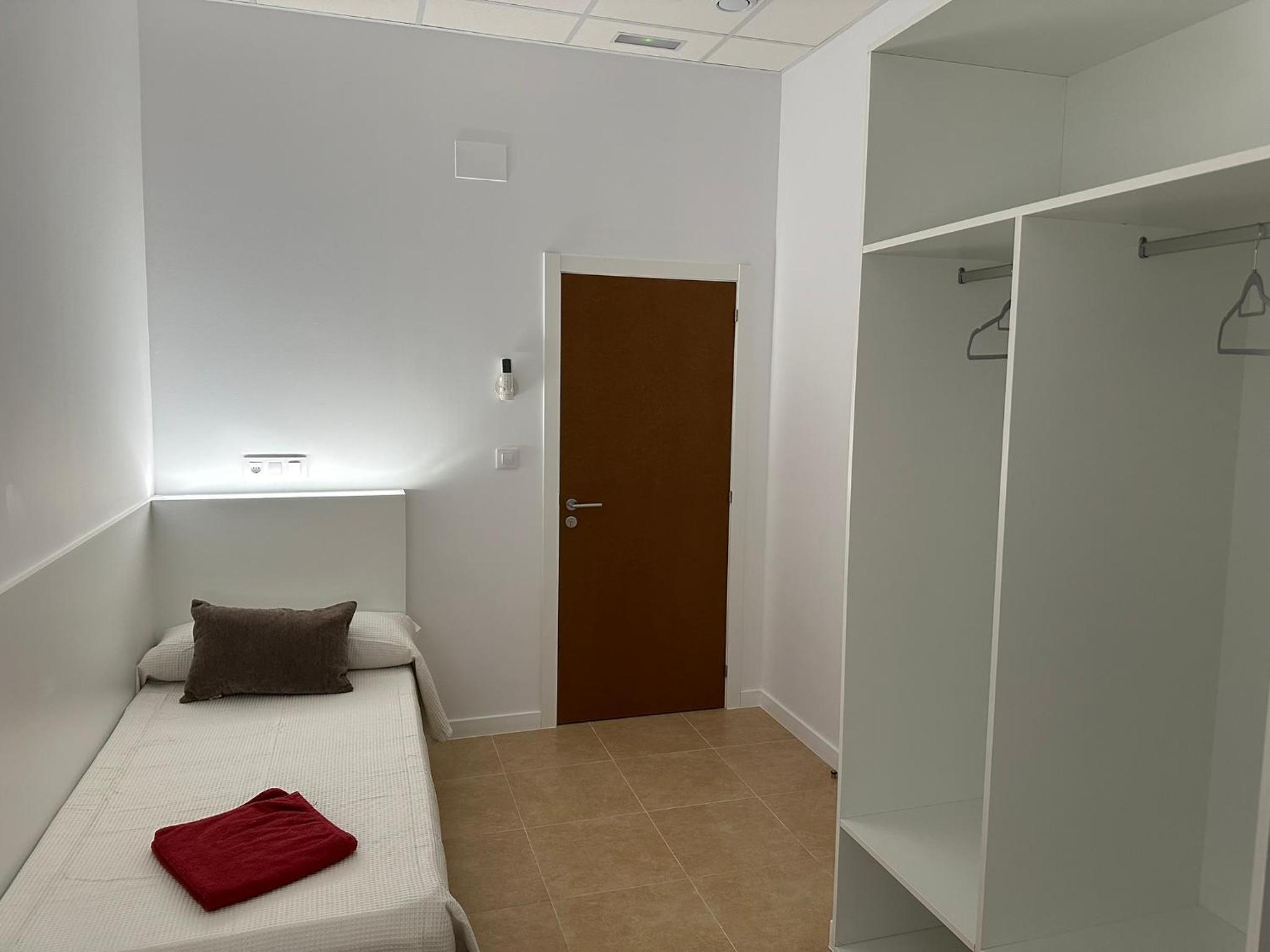 Twin Room with Shared Bathroom photo 2