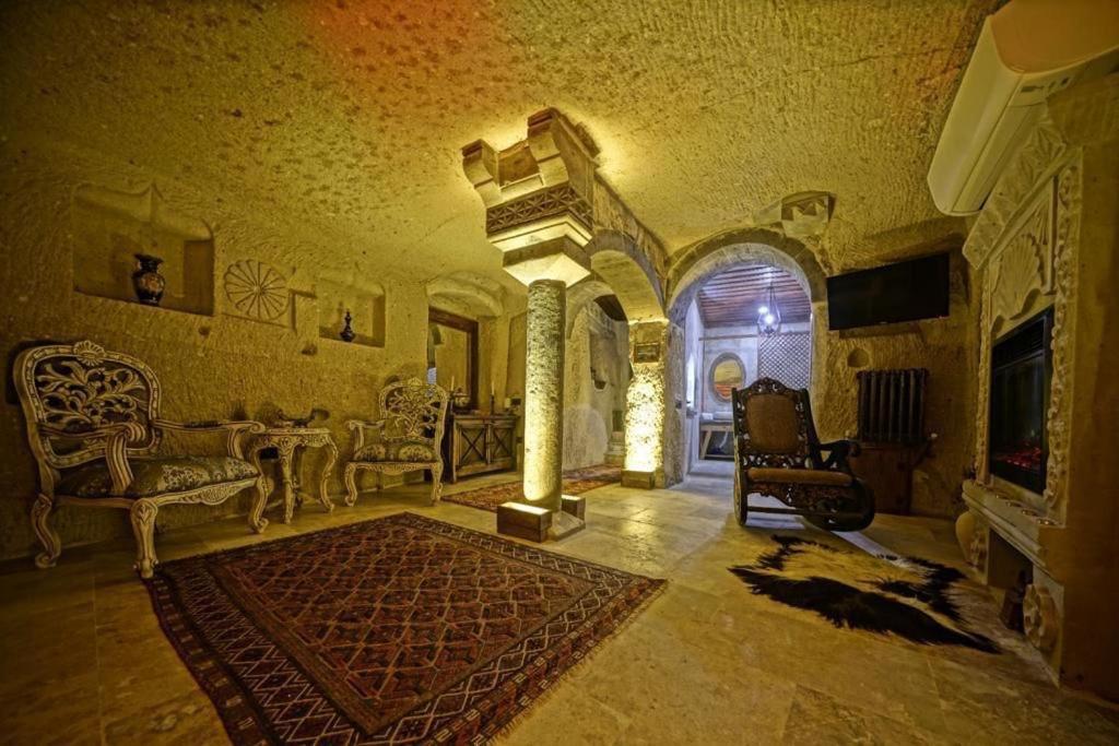 Luxury Cave Room with Wine Fountain and Copper Bathtub