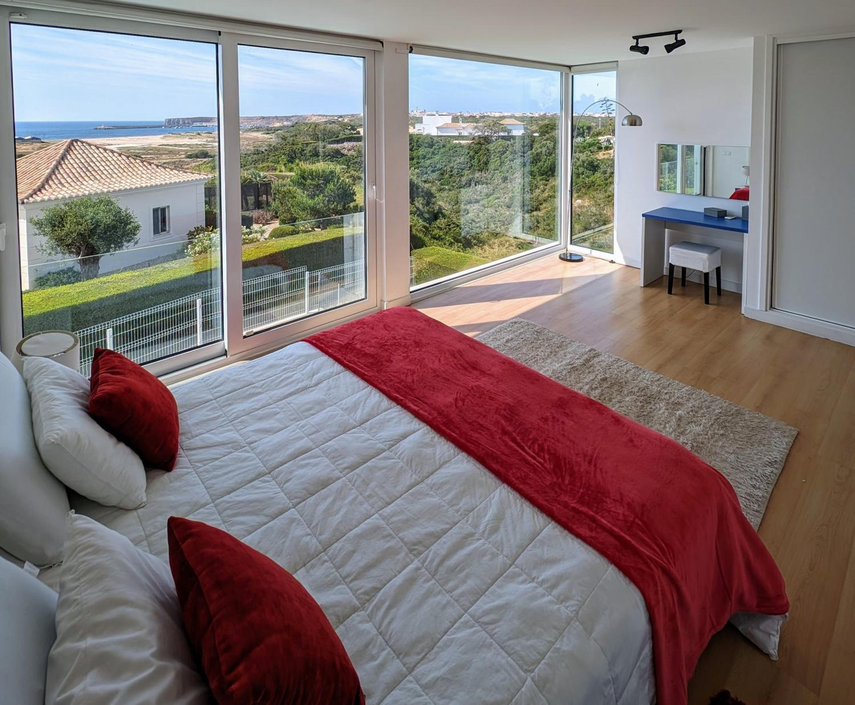 Three-Bedroom Villa photo 1
