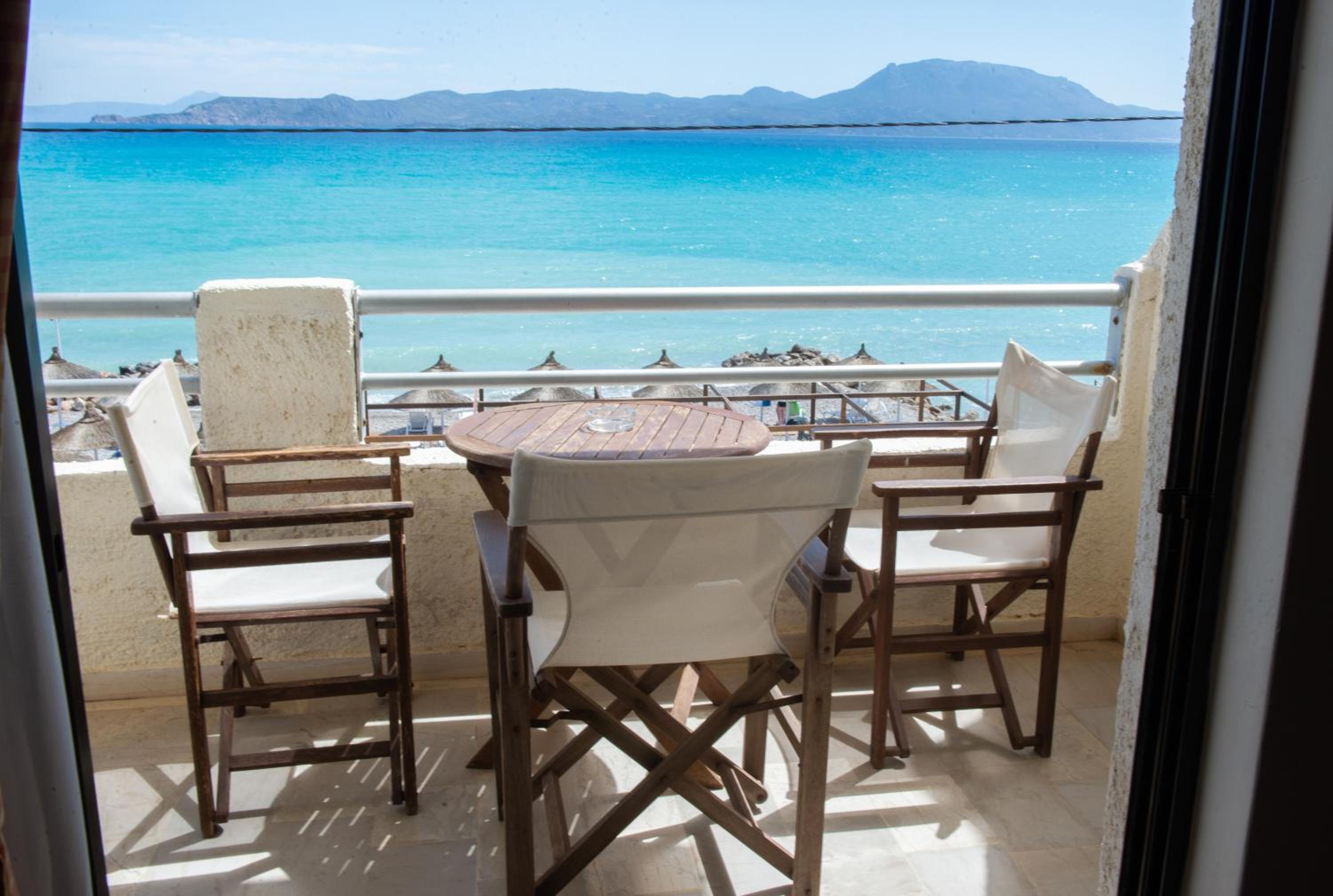Superior Triple Room with Sea View photo 3