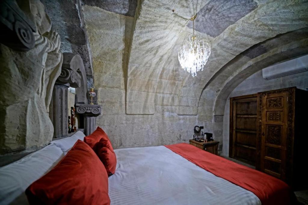 Superior Cave Room 2