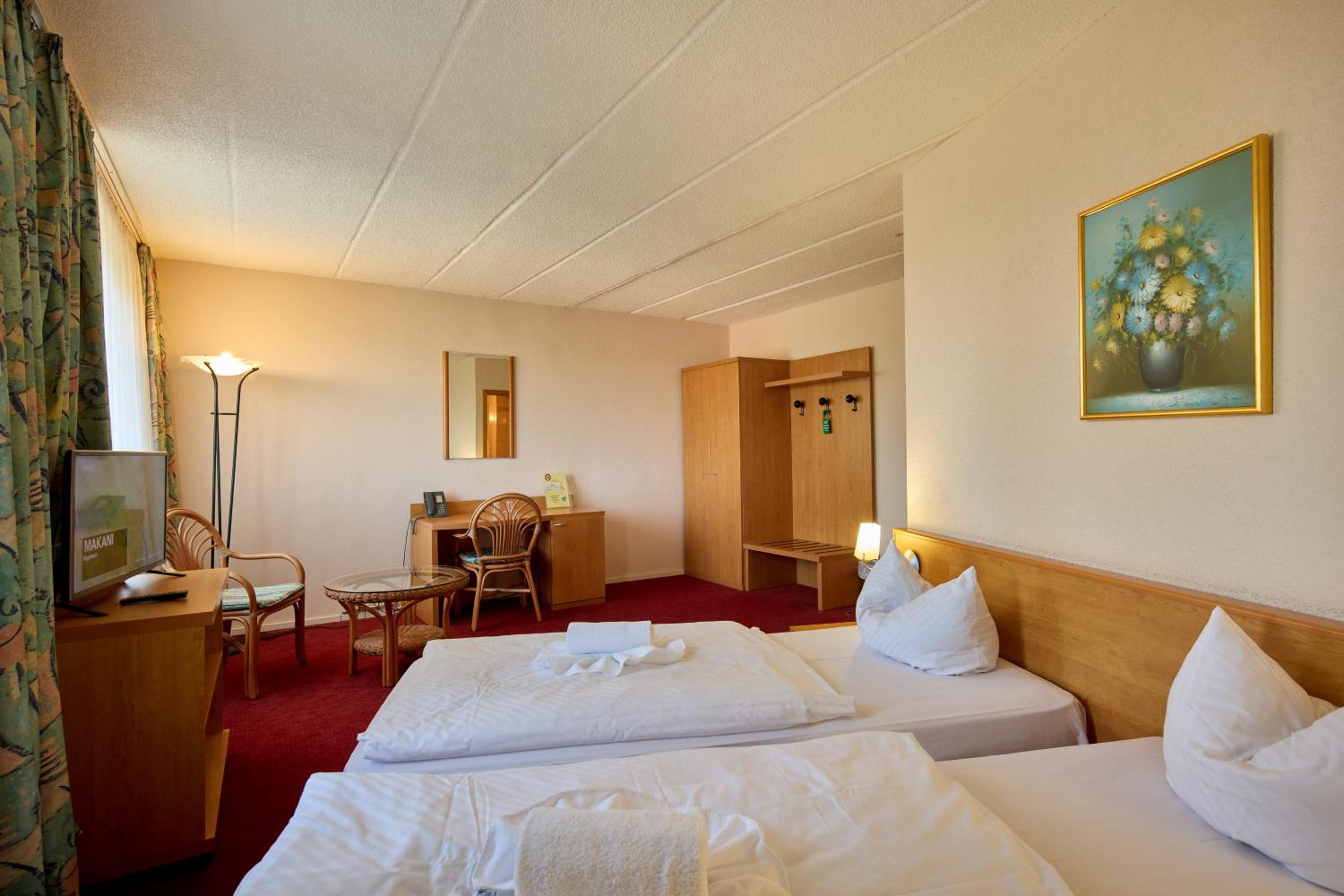 Standard Twin Room photo 2