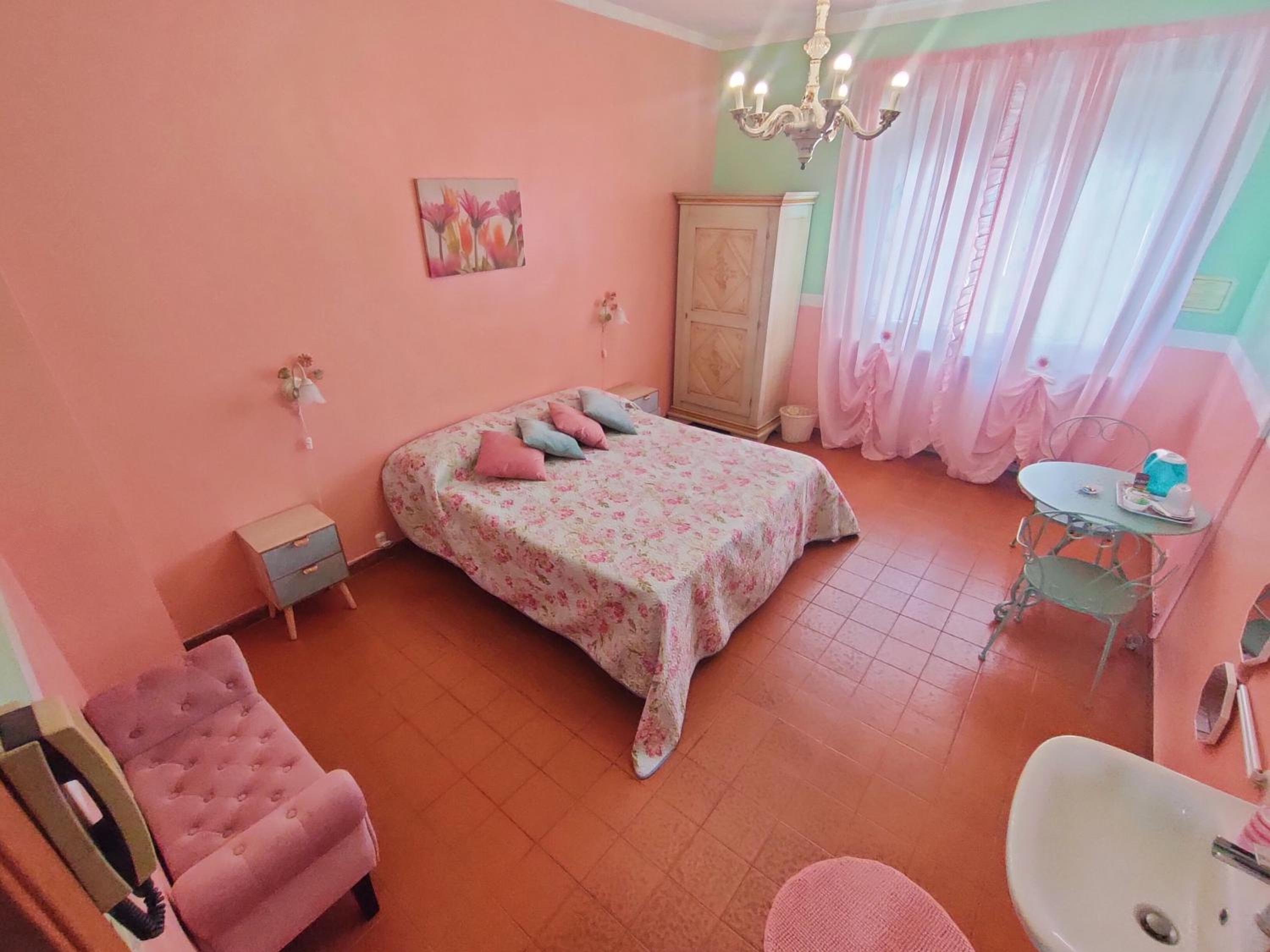 Double or Twin Room with External Bathroom photo 1