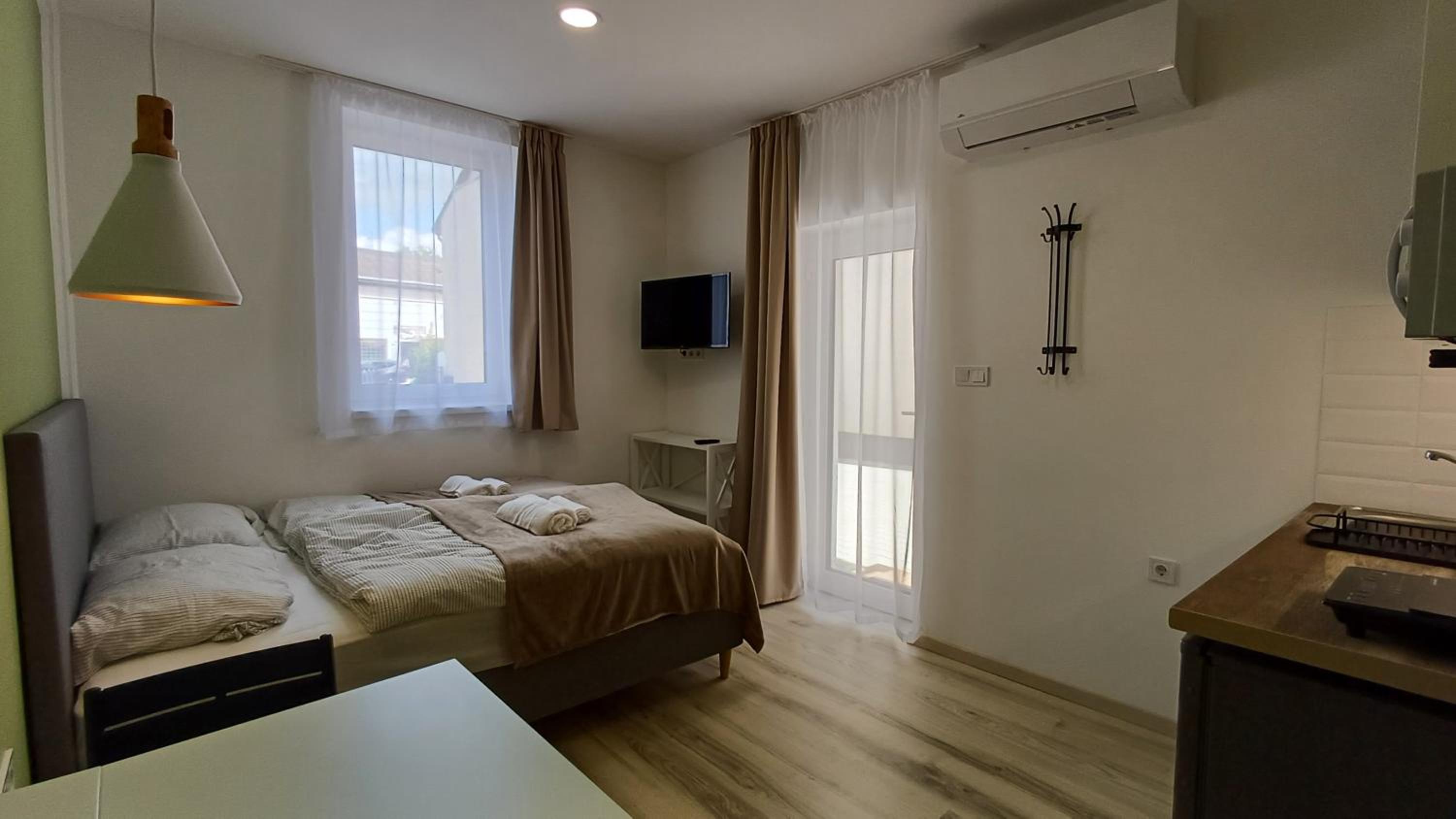 One-Bedroom Apartment photo 2