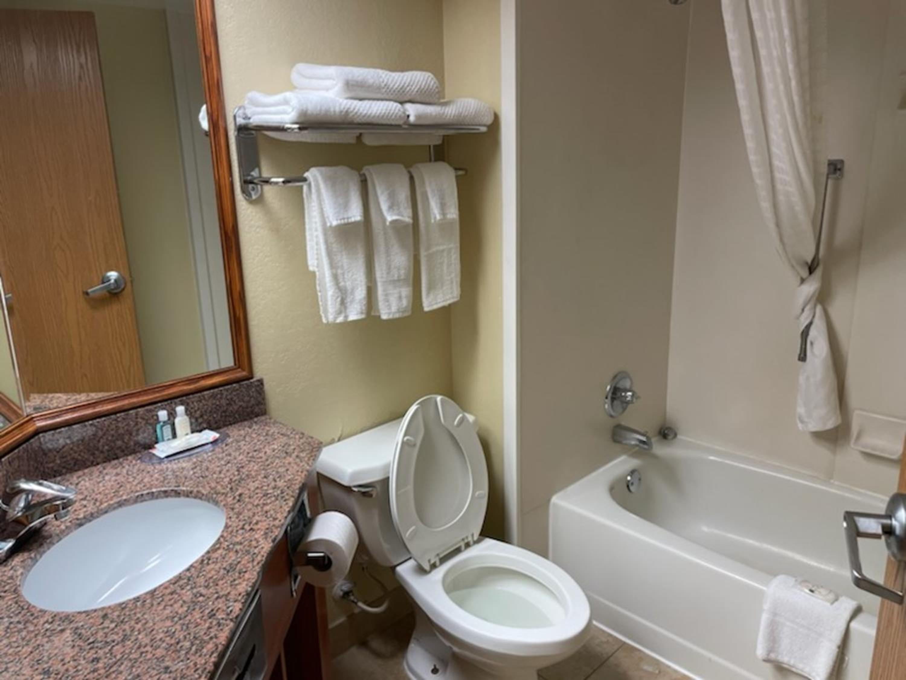 Standard King Room - Non Smoking photo 3