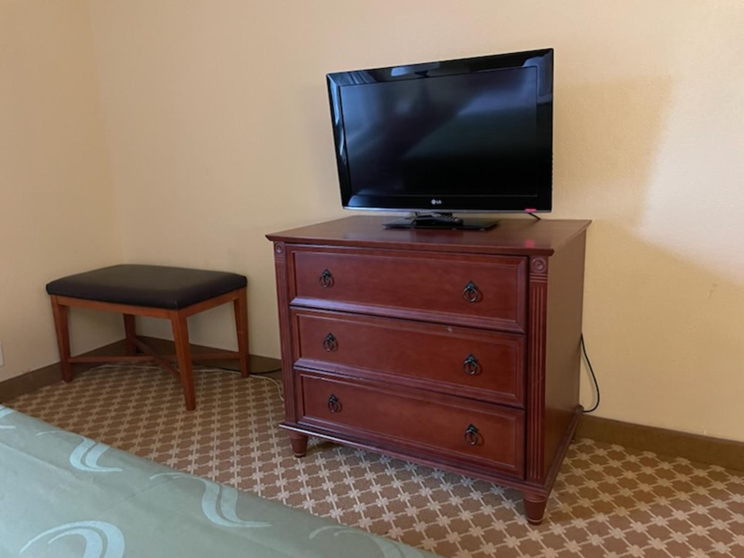 One Bedroom King Suite With Sofa Bed - Non Smoking photo 3