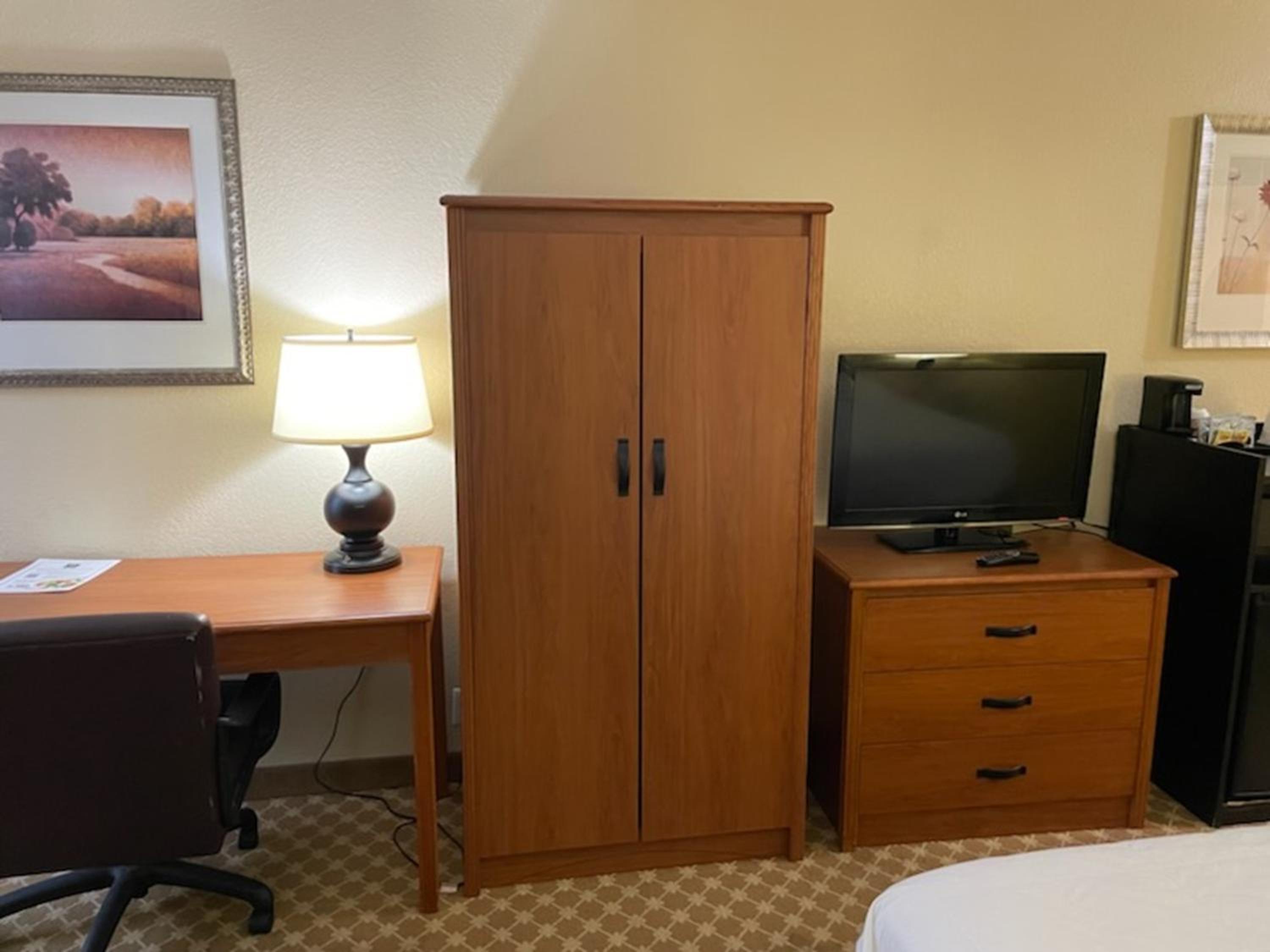 Standard King Room - Non Smoking photo 2
