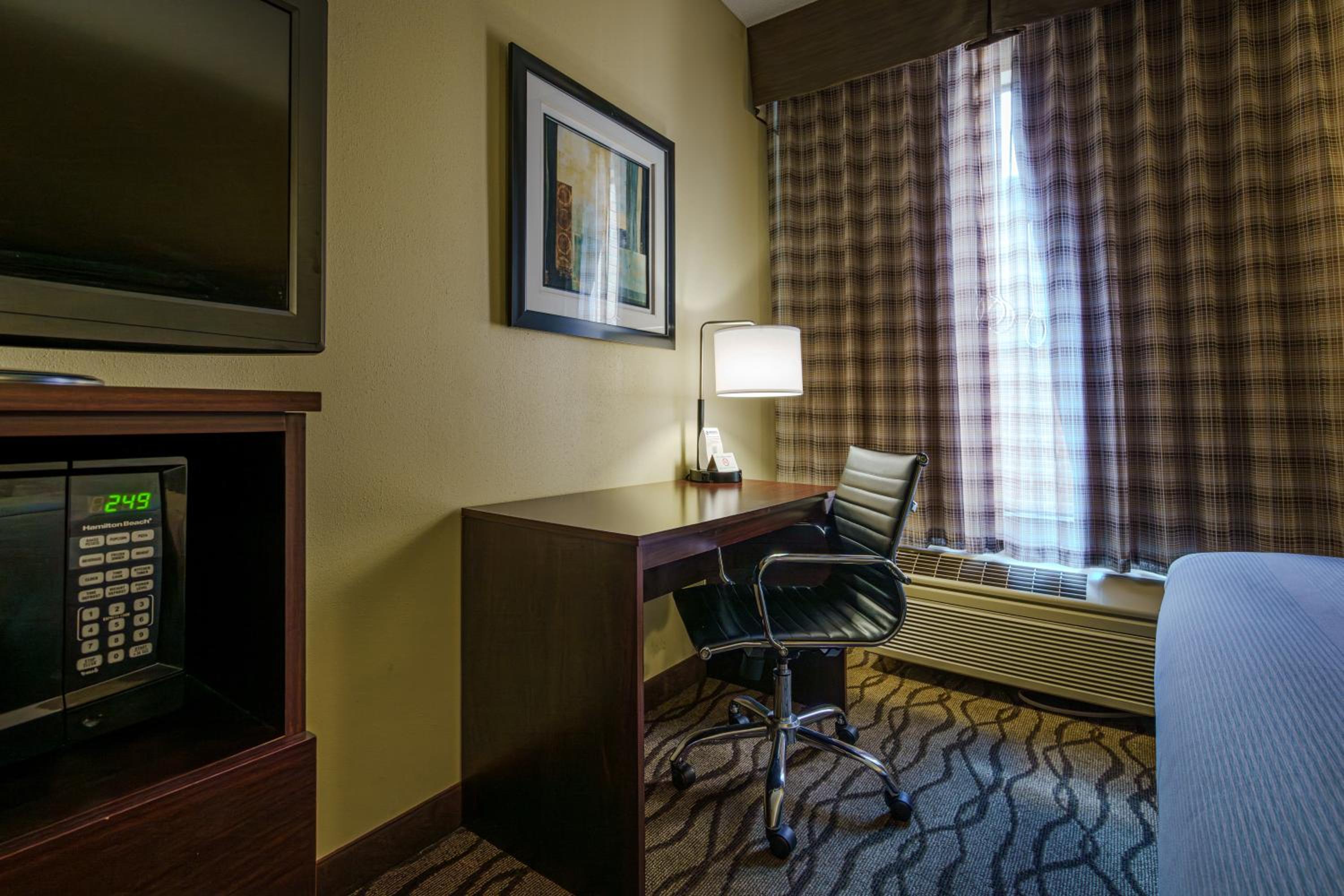 King Room- Non Smoking - Photo 6