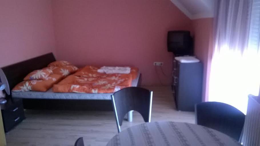 Apartment with Balcony photo 2