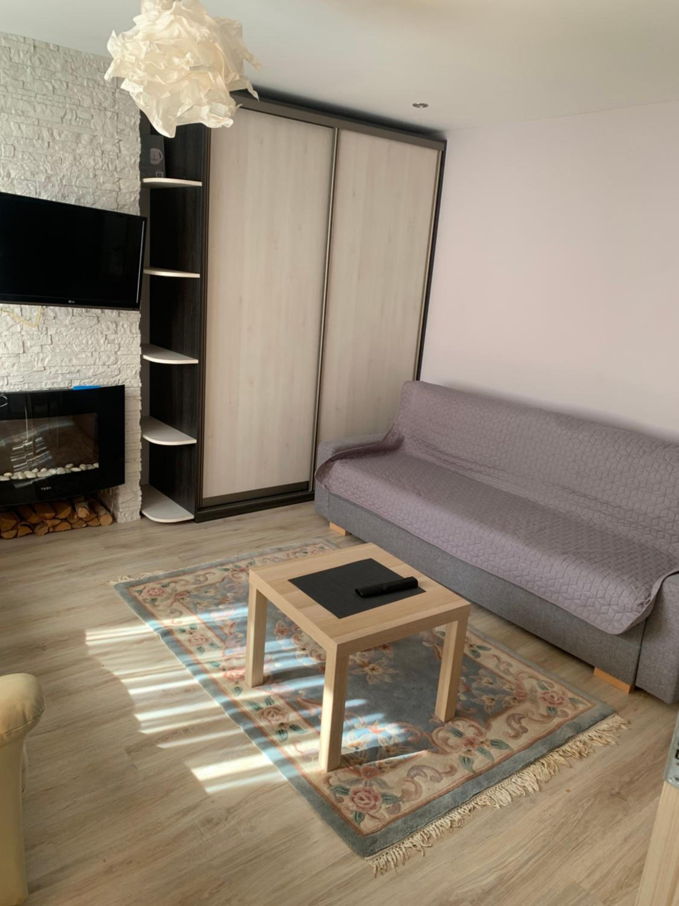 One-Bedroom Apartment photo 1