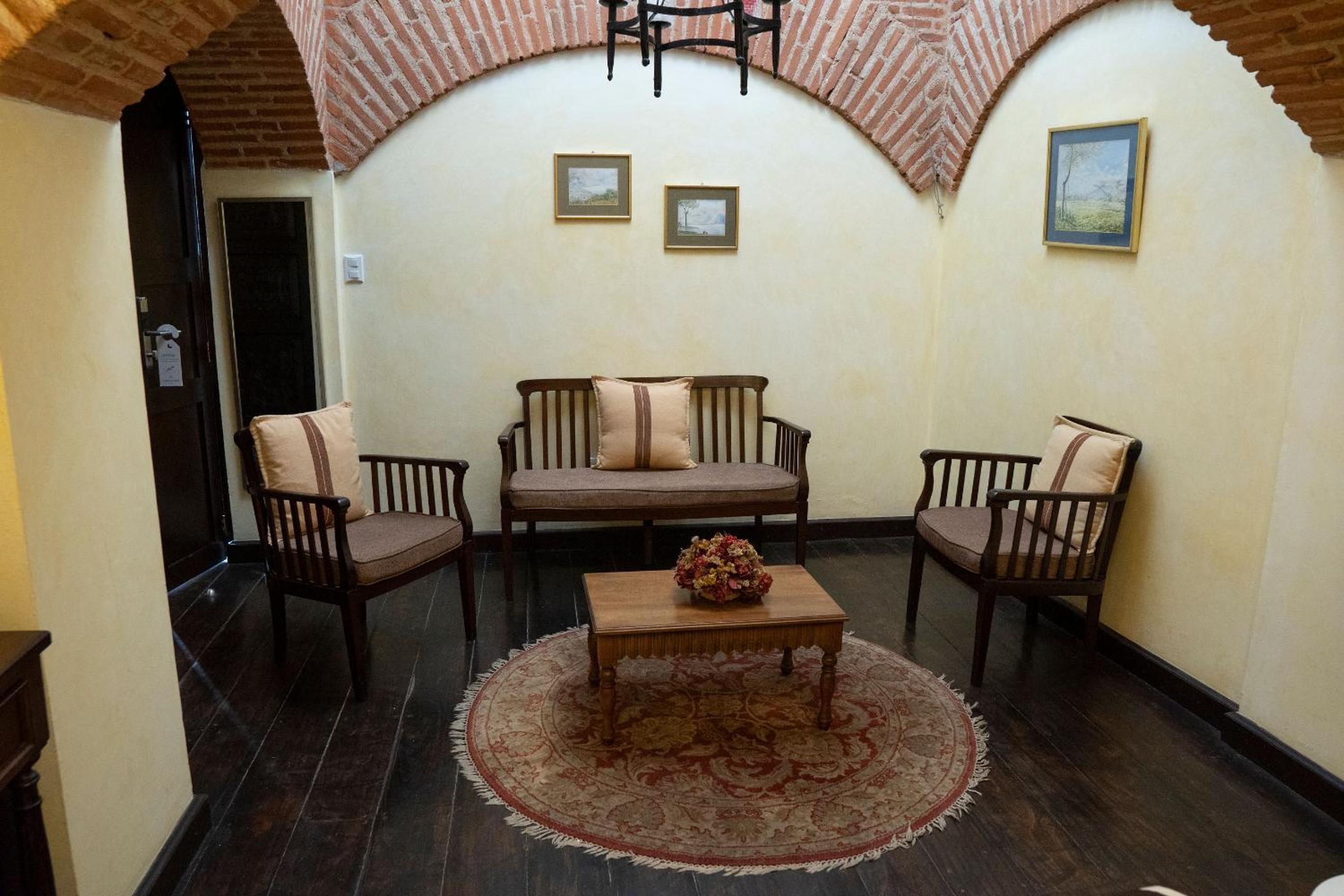 Queen Suite