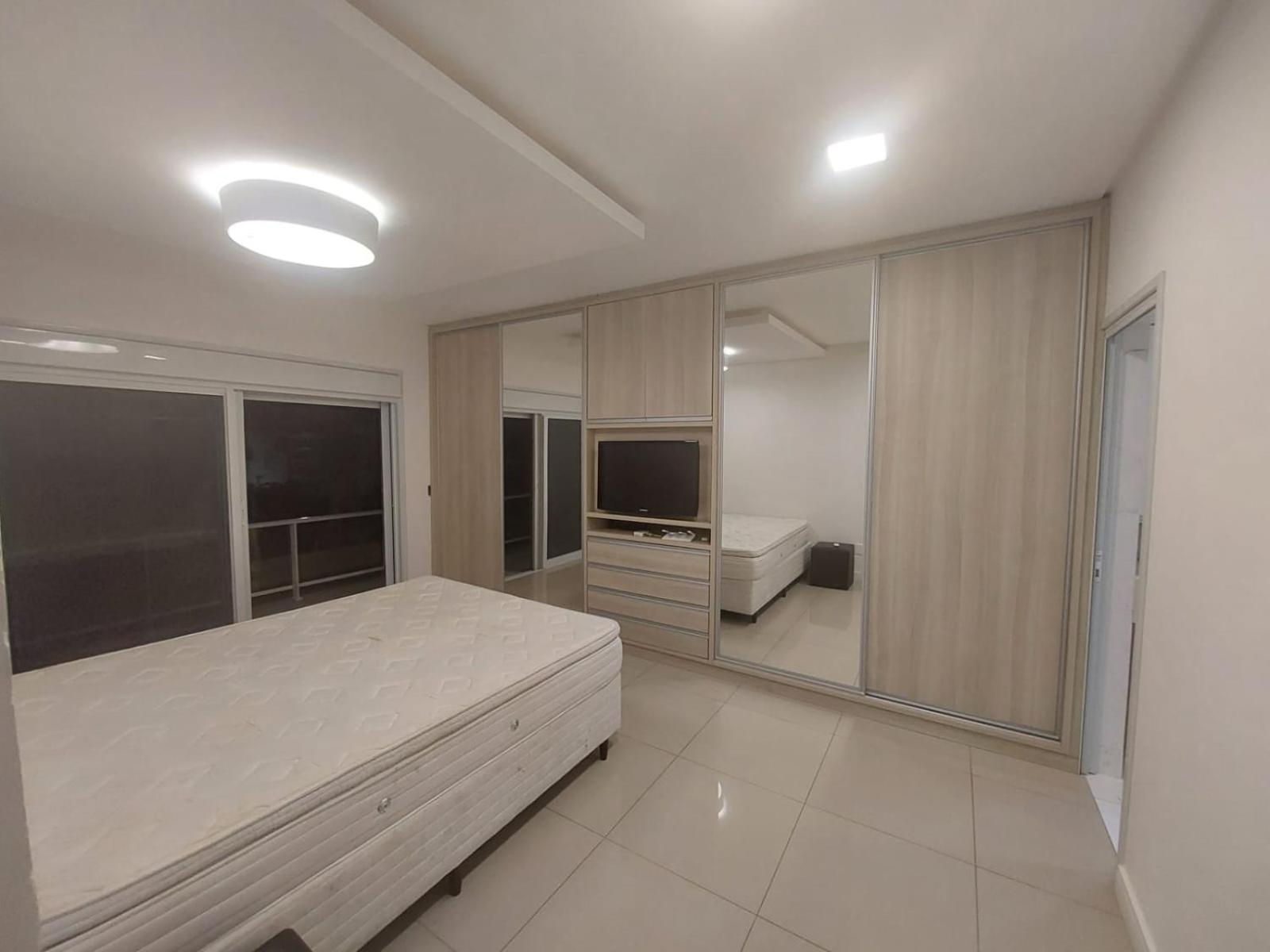 Four-Bedroom House photo 3