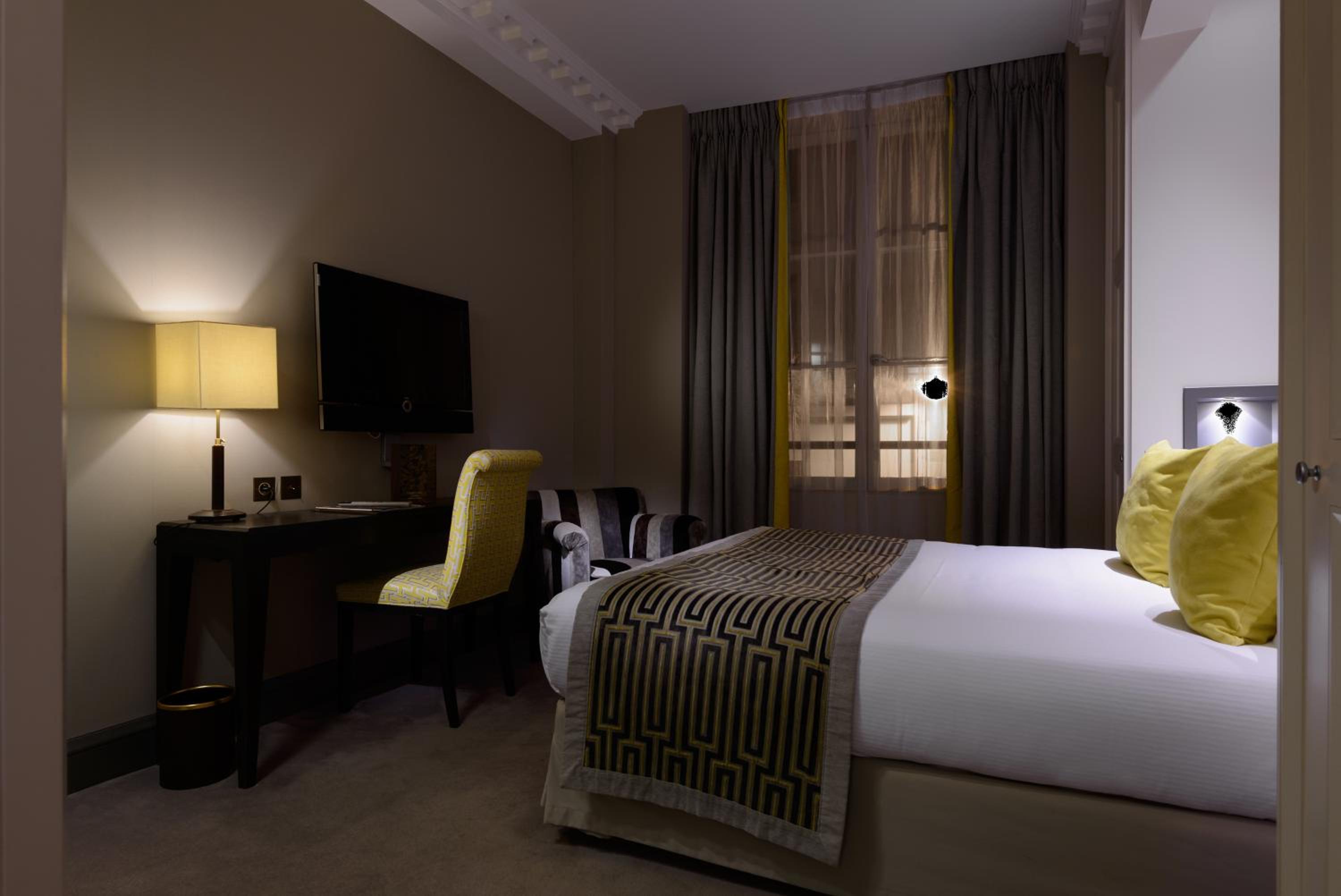 Classic Double or Twin Room photo 3