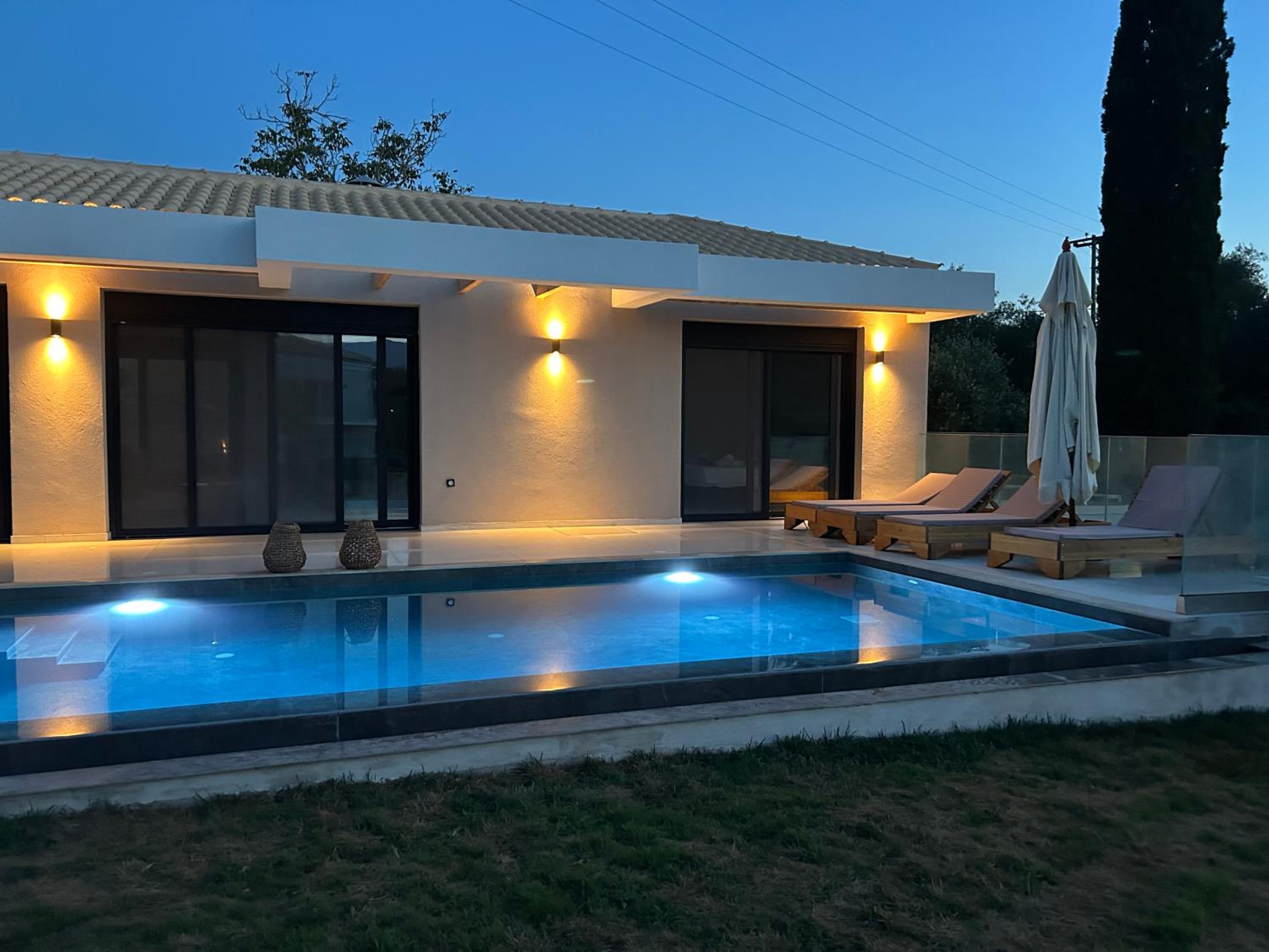 Three-Bedroom Villa photo 2