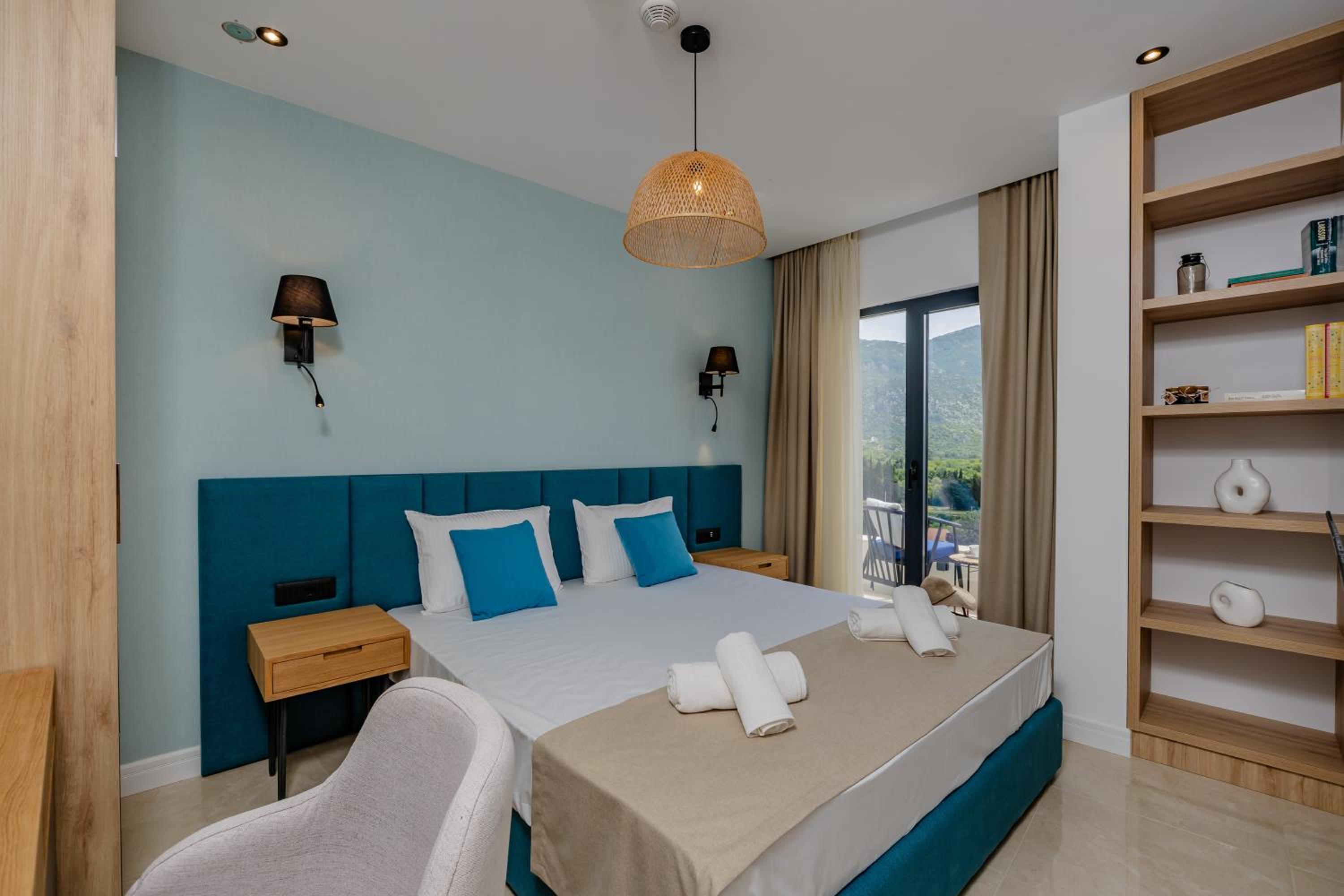 One-Bedroom Suite - Photo 6