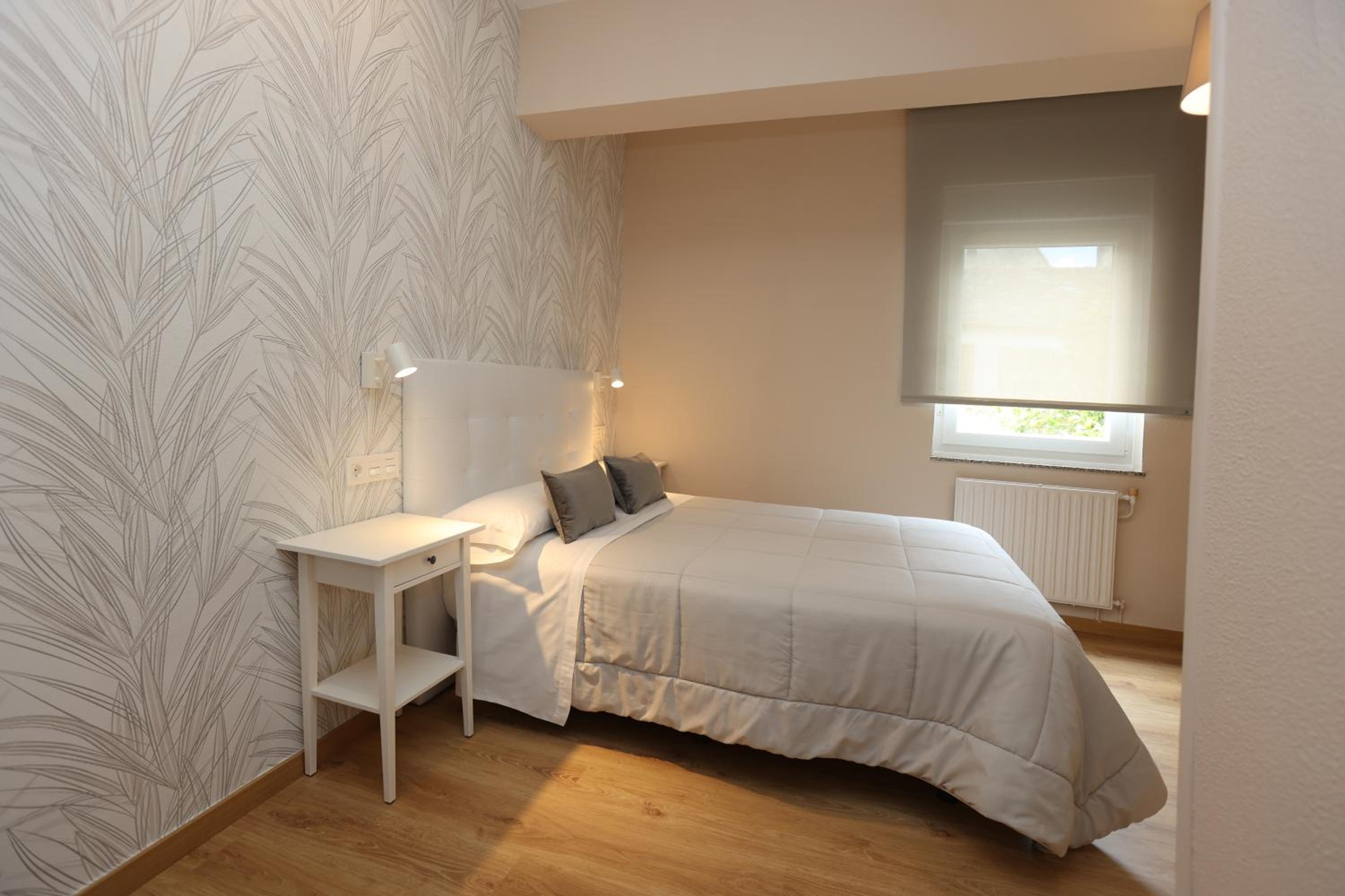 Double Room with Private Bathroom - Photo 8
