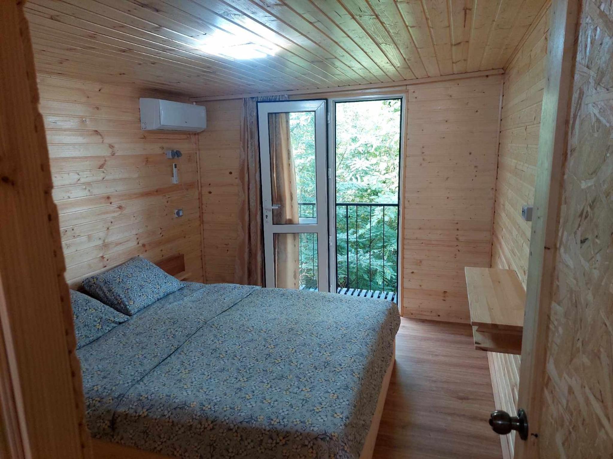 Family Room with Balcony photo 3