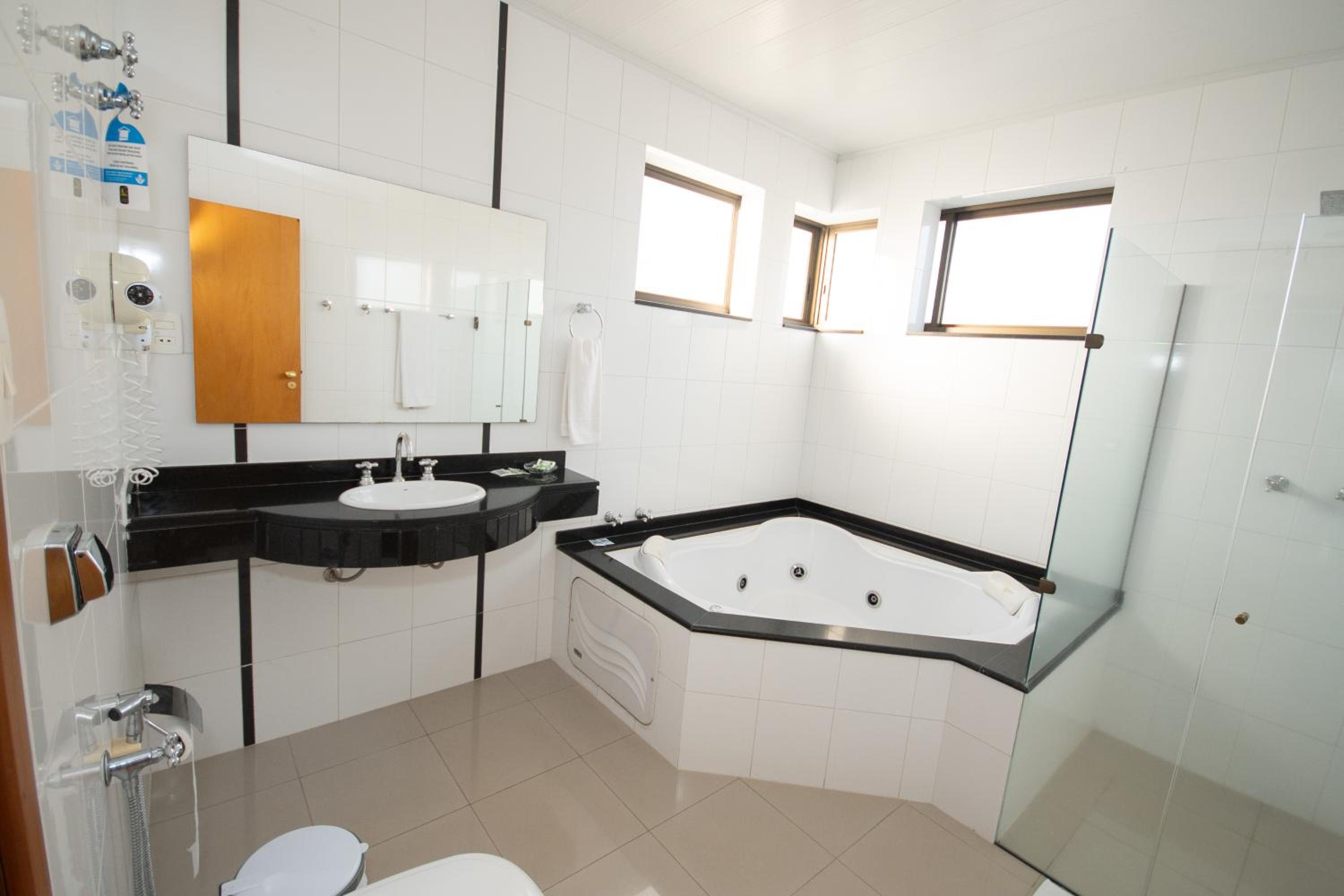 Queen Room With Spa Bath photo 3