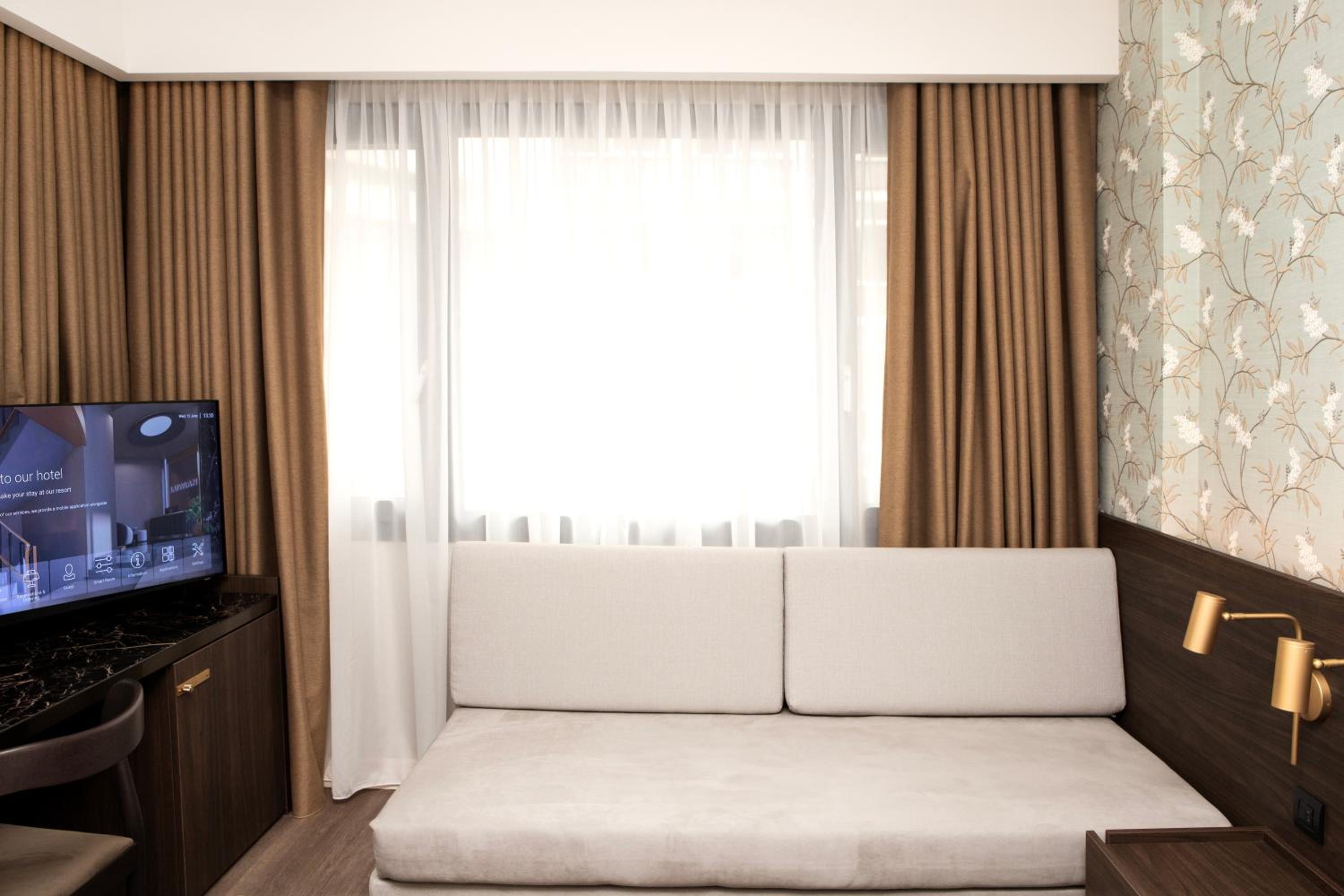 Superior Double or Twin Room photo 3
