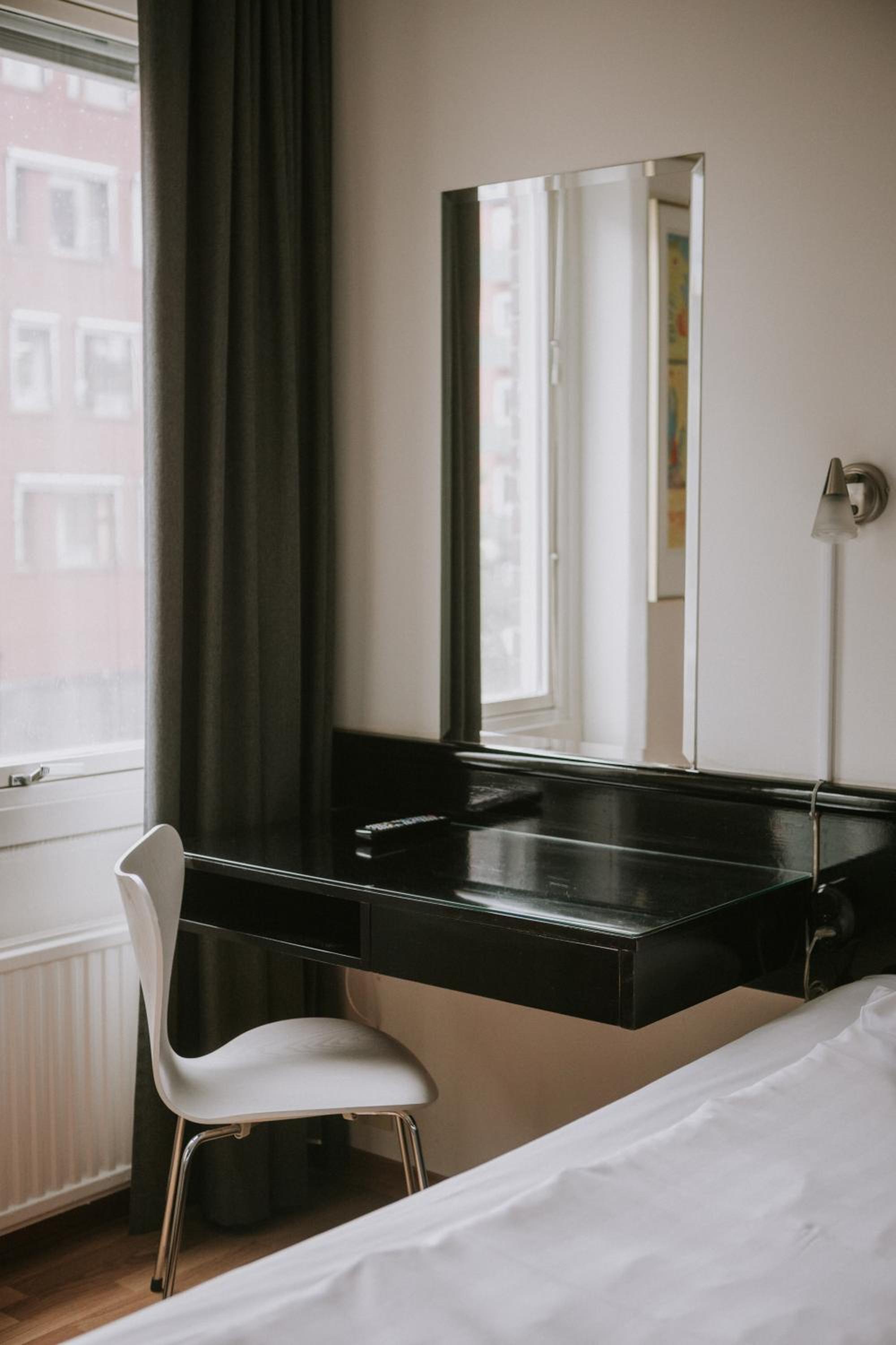 Standard Double Room - Photo 6