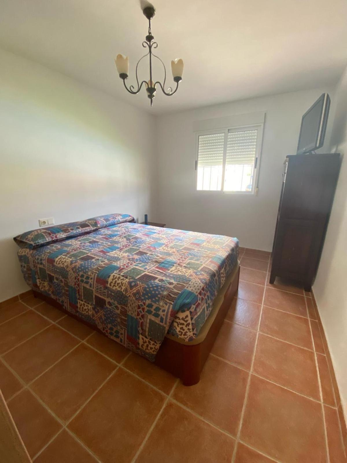One-Bedroom House photo 2