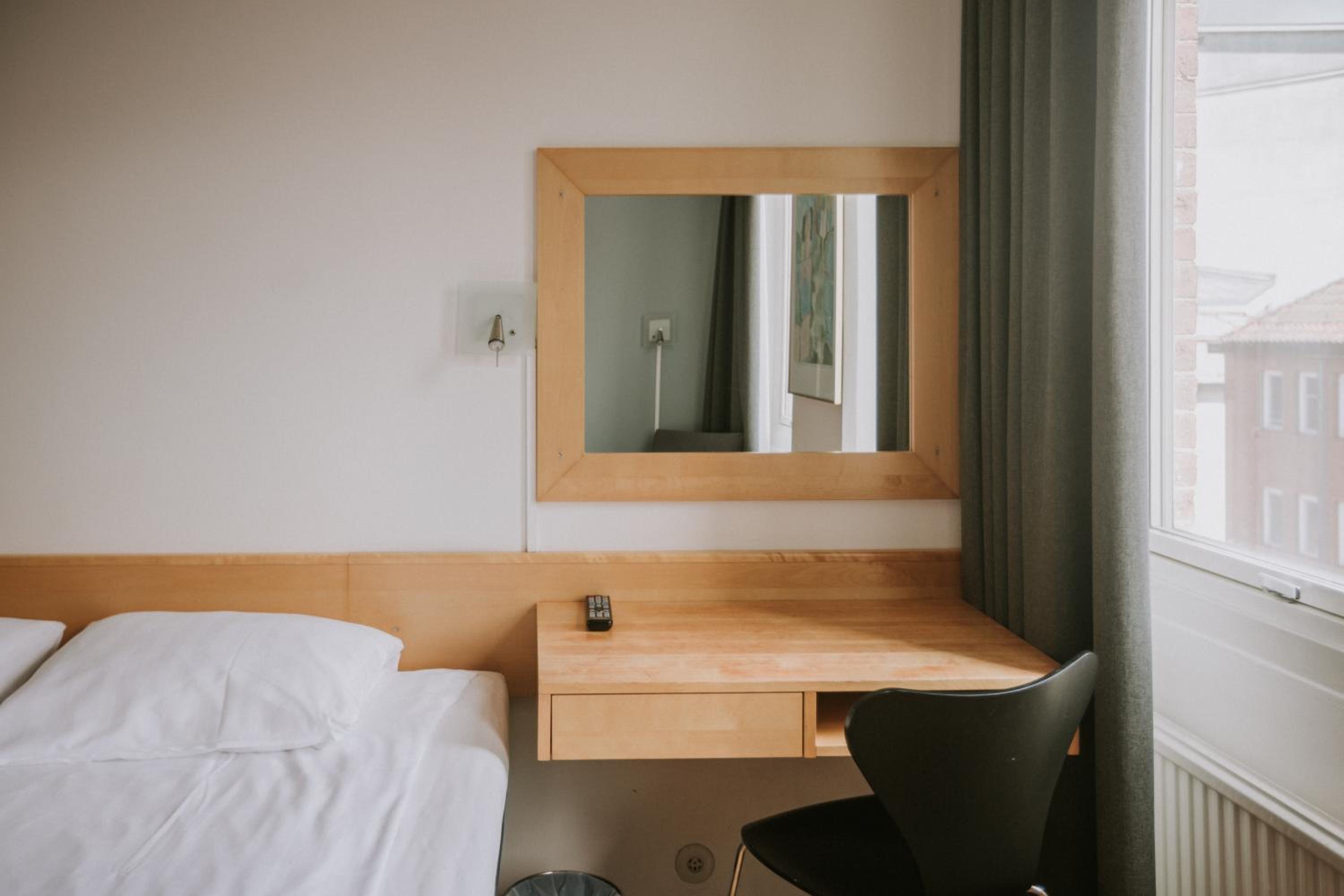 Standard Double Room - Photo 5