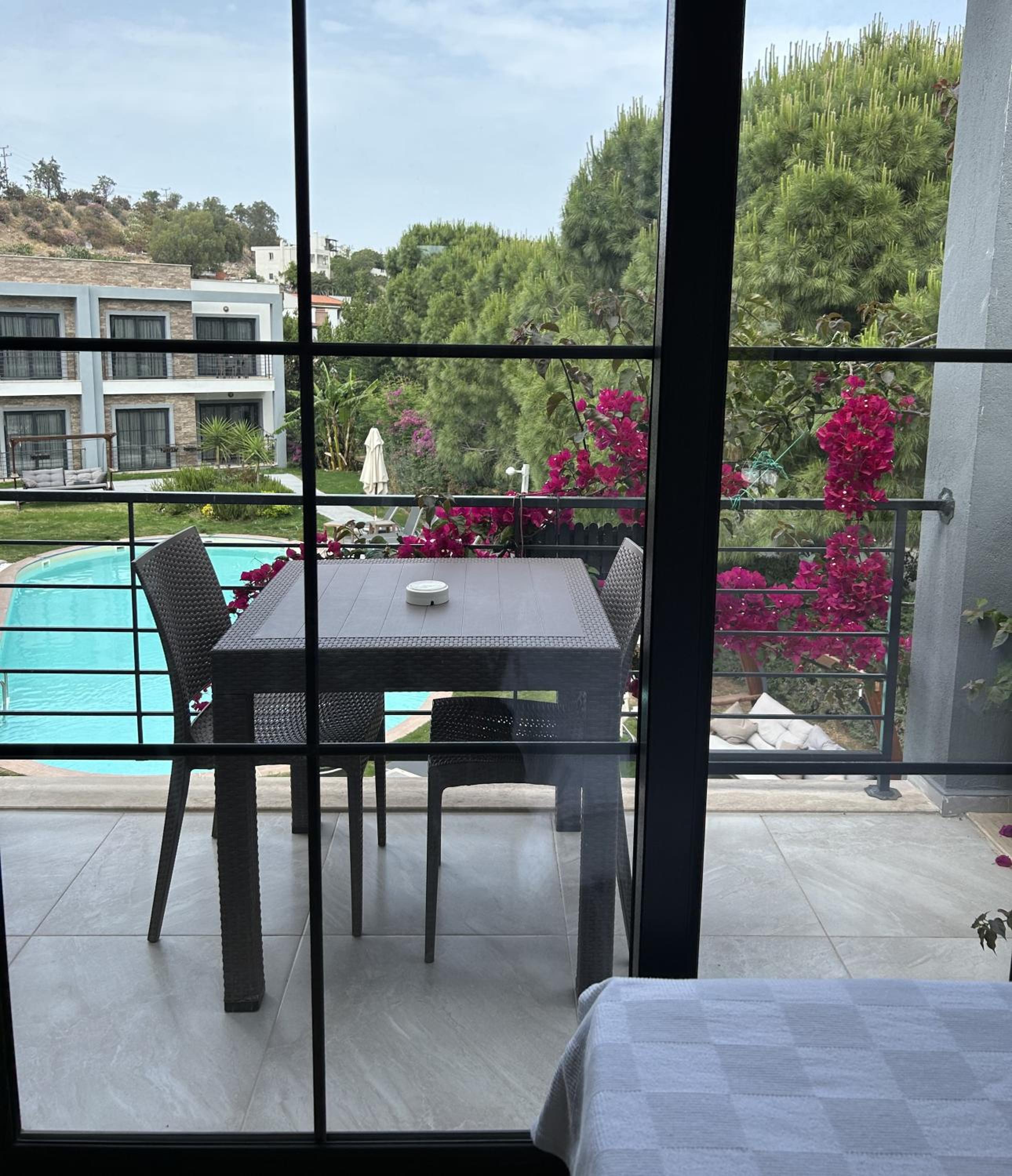 Deluxe Double Room with Balcony photo 3