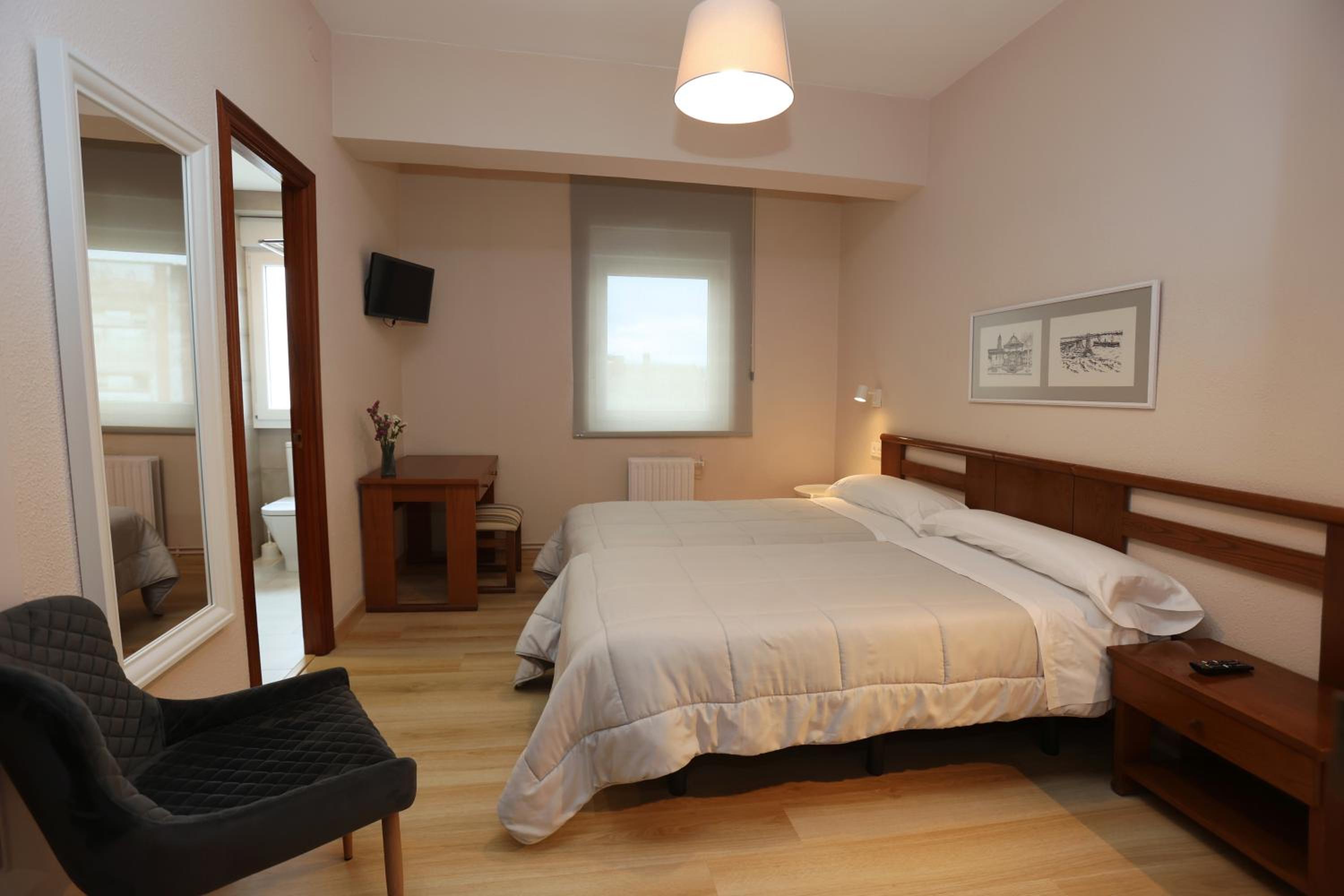 Quadruple Room with Balcony - Photo 1