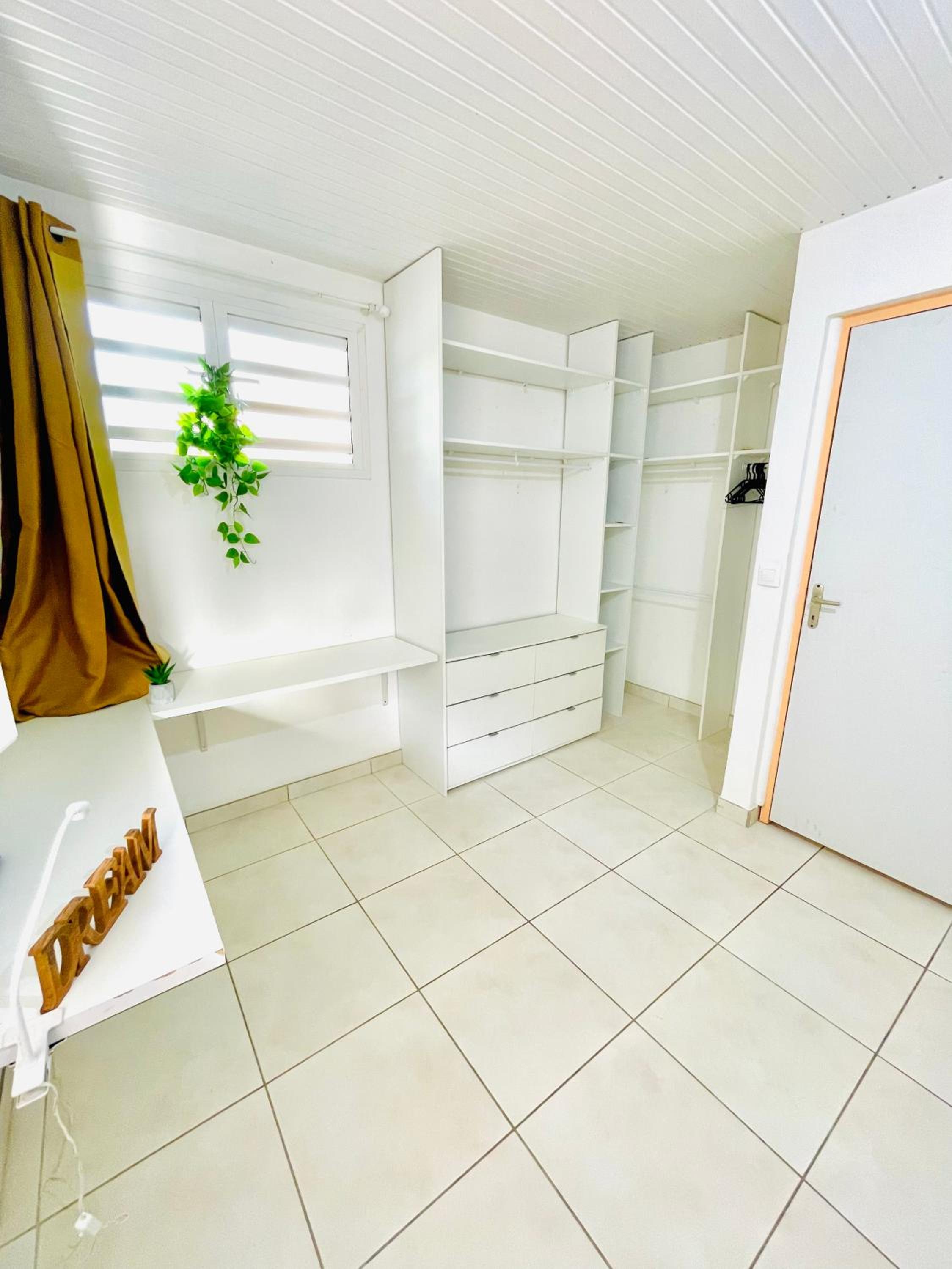 One-Bedroom House photo 2