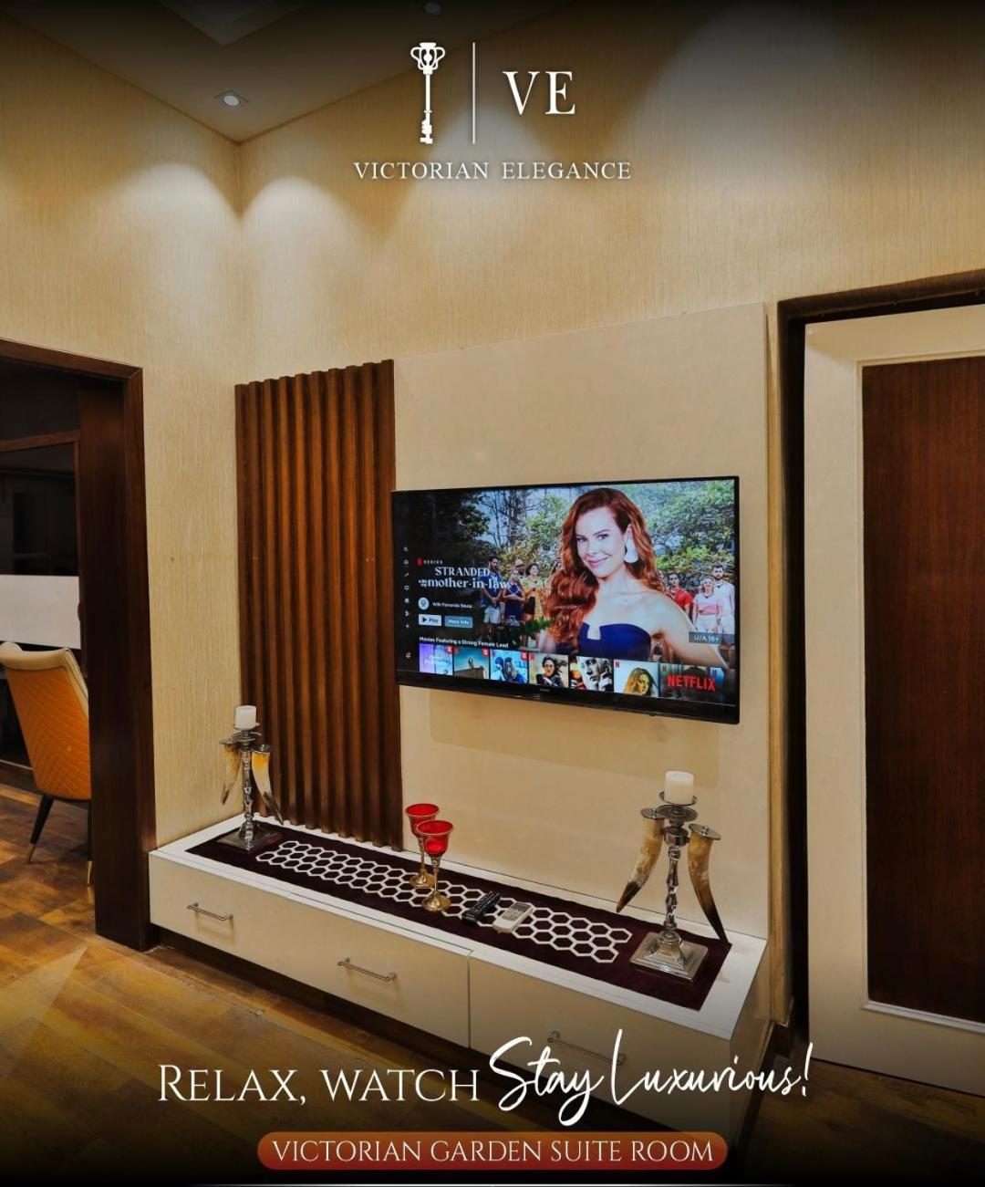 Superior King Suite photo 2
