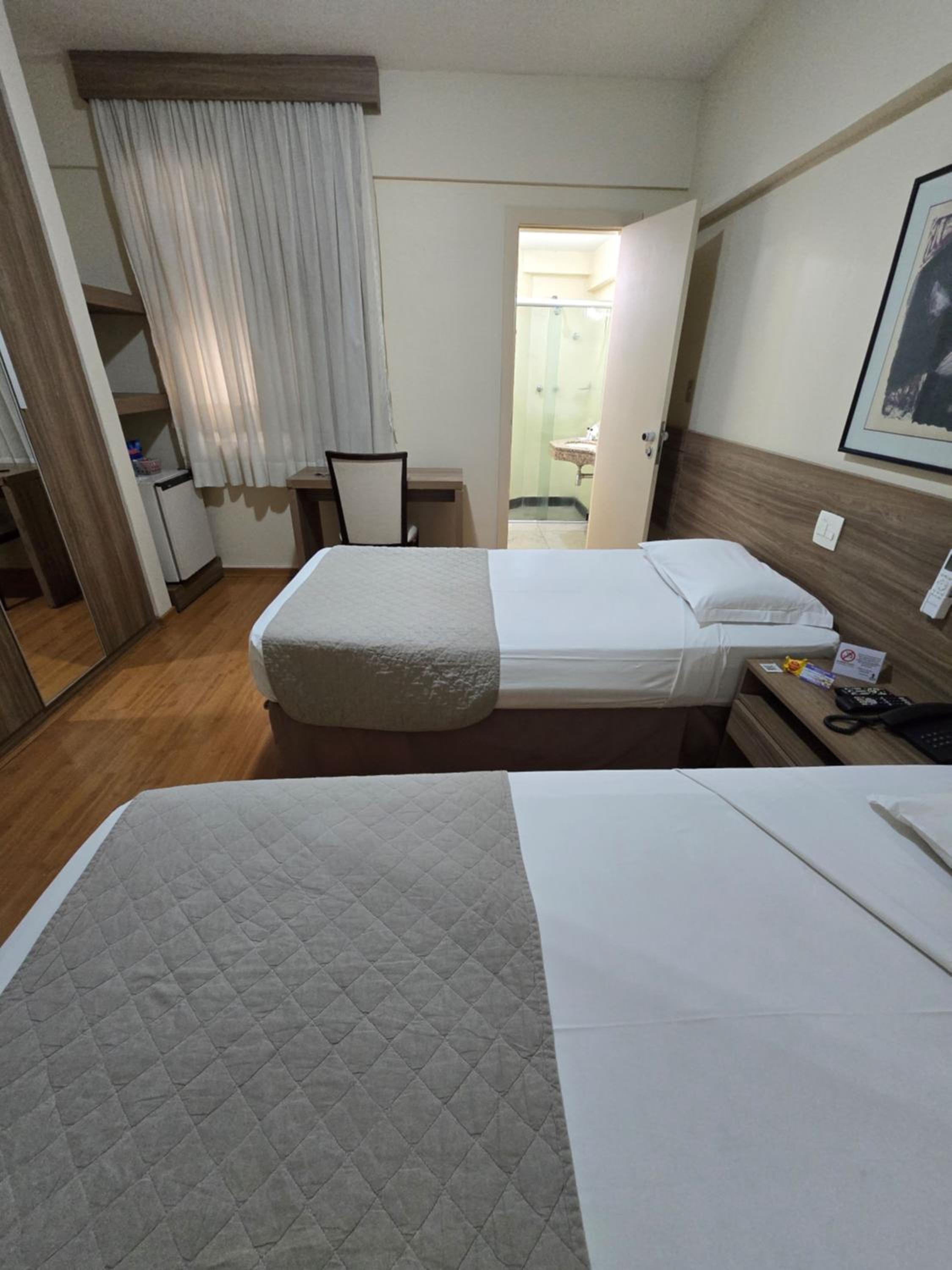 Twin Room - Photo 9