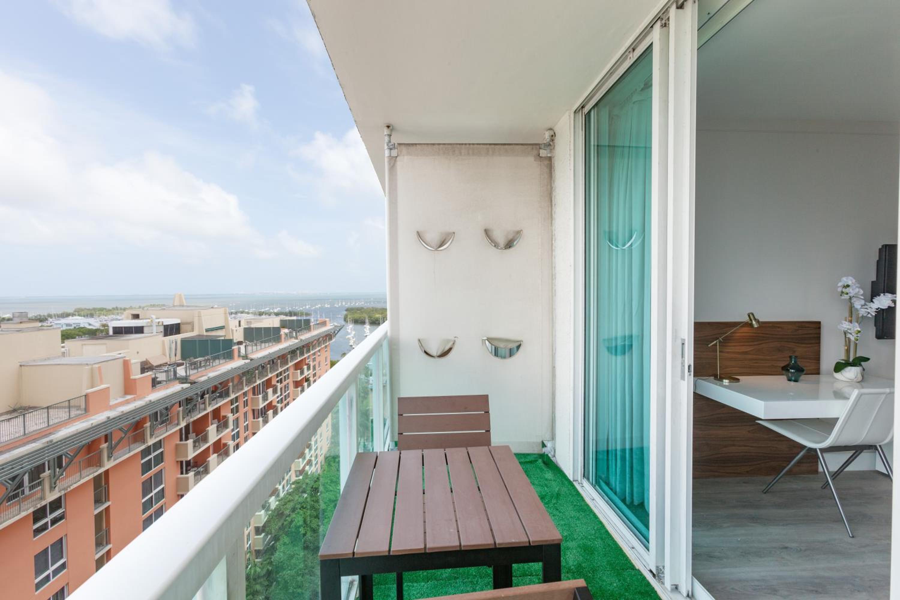 Suite with Balcony photo 3