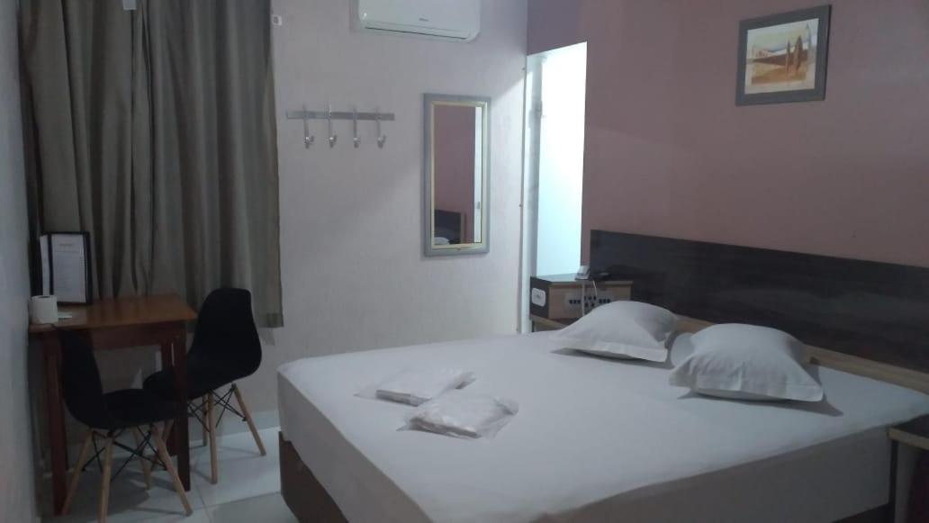 Standard Double Room - Photo 4
