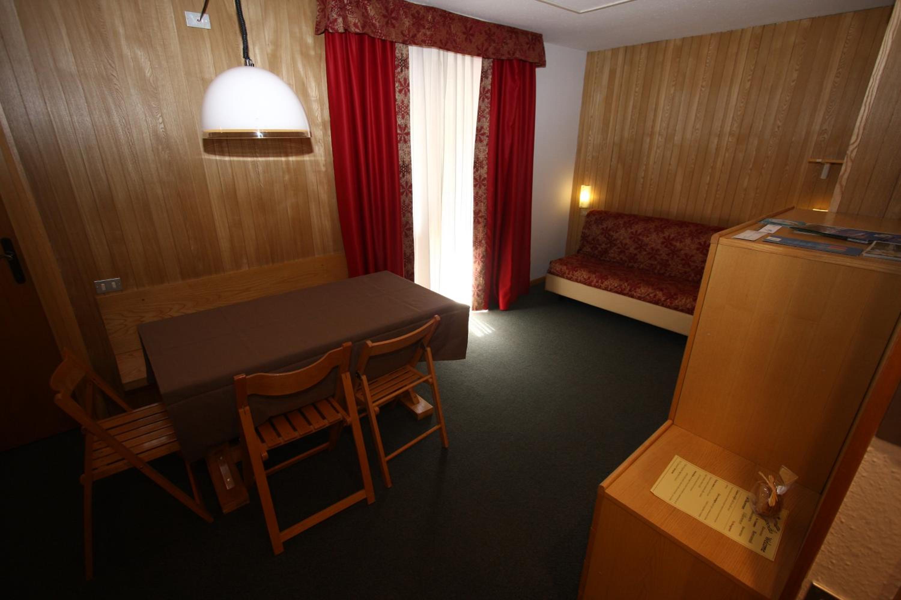 Two-Bedroom Apartment (5 Adults) photo 2