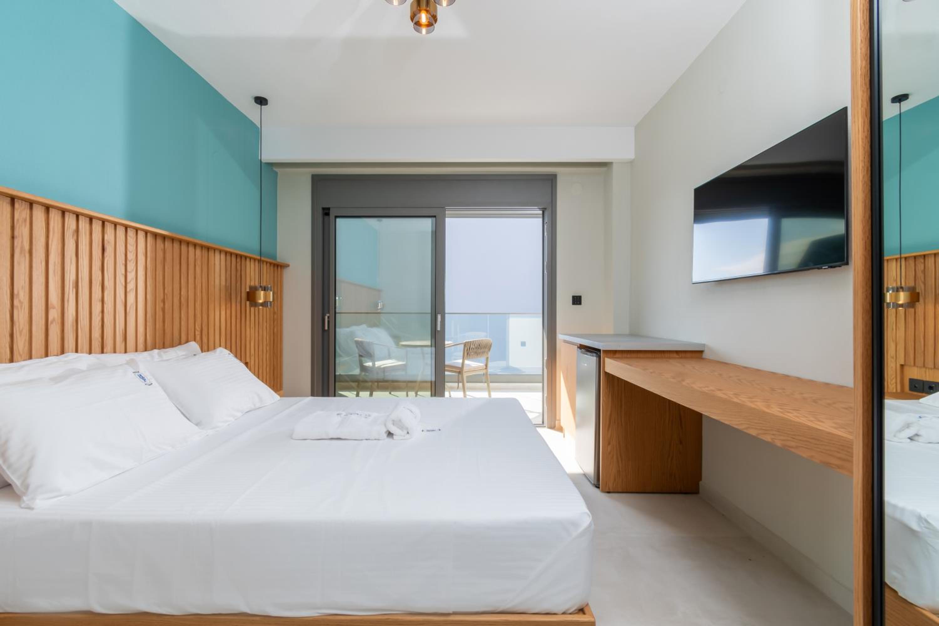 Double Room with Patio photo 1
