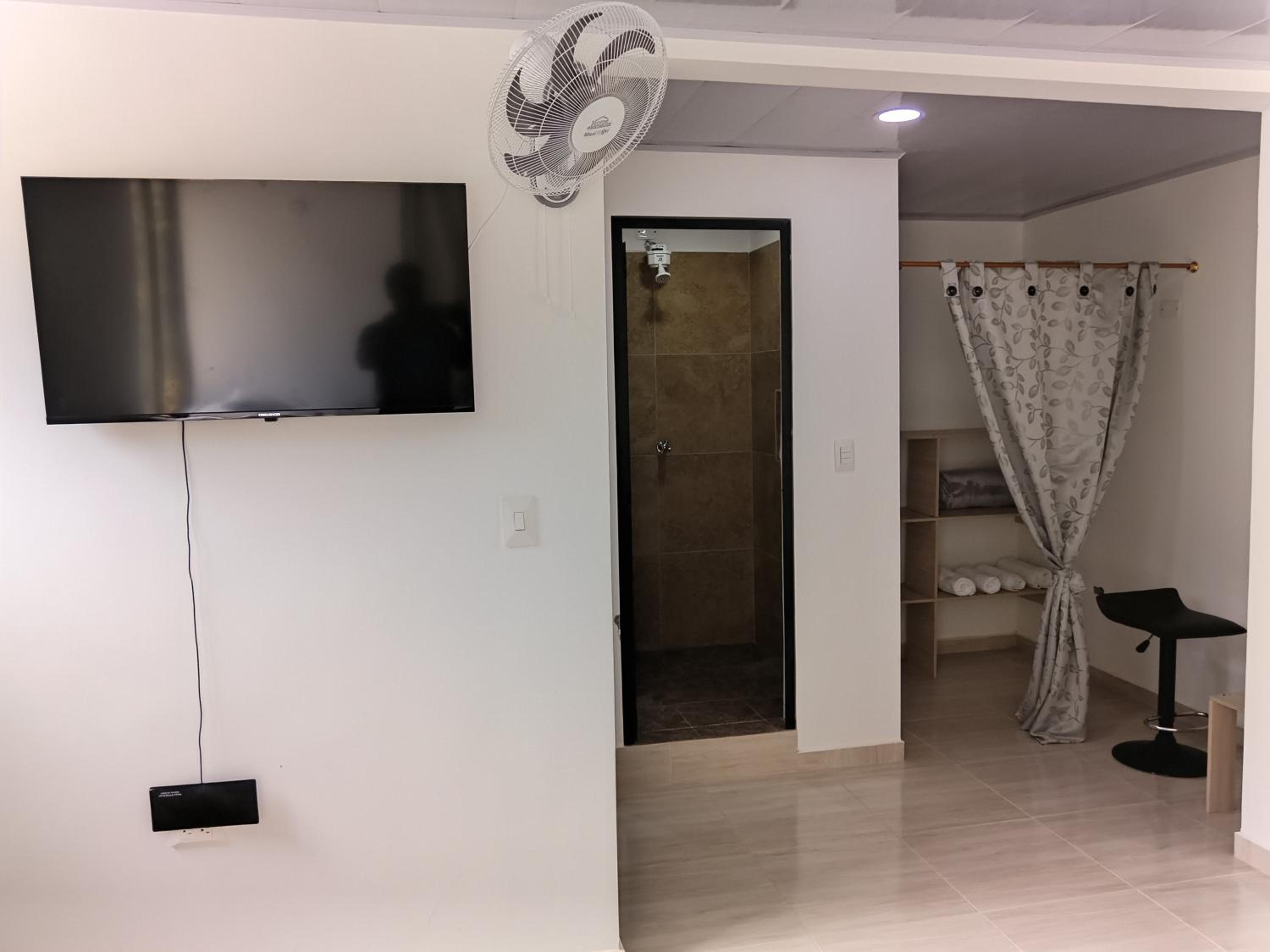 Superior Family Room photo 3