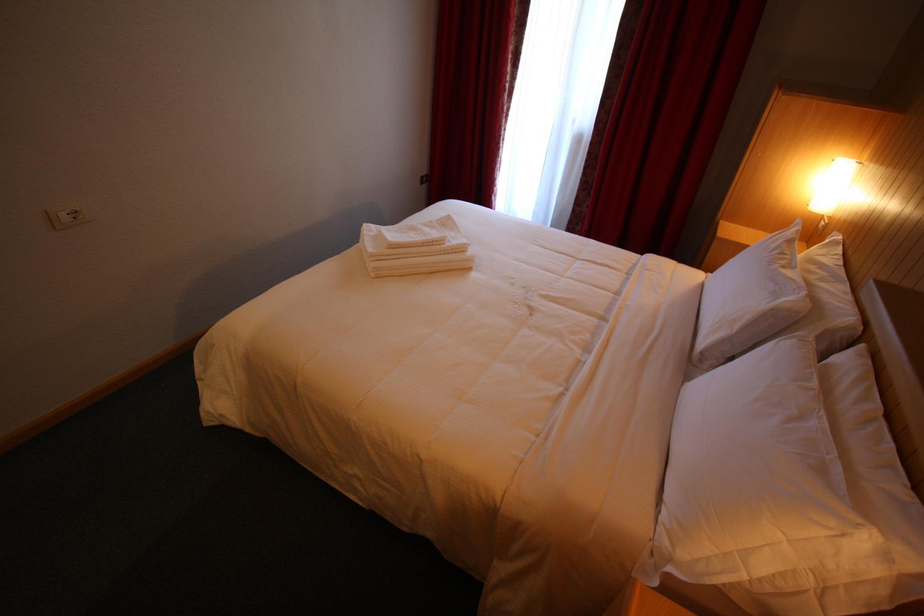 Two-Bedroom Apartment (5 Adults) photo 3
